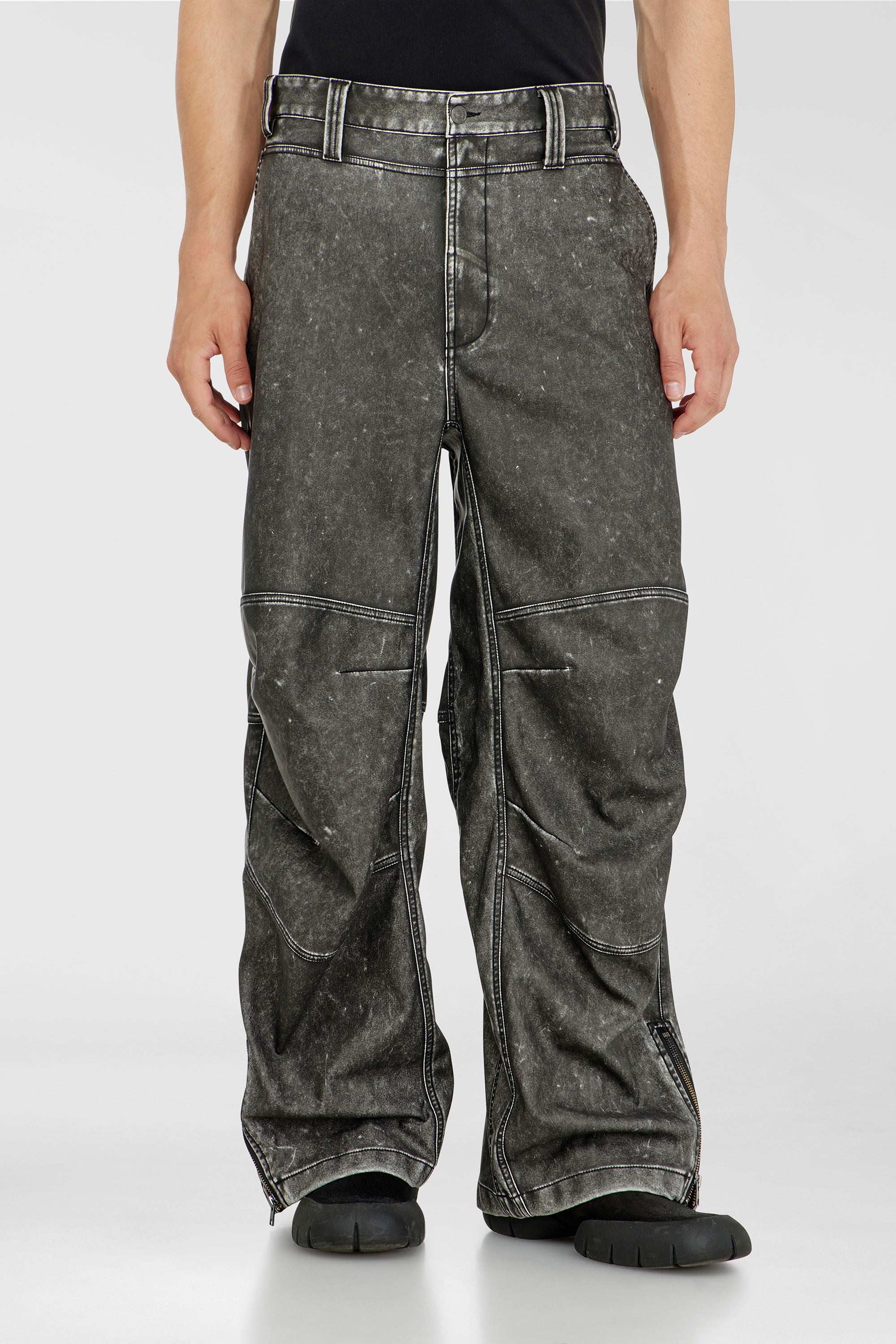 Diesel - P-DELLY-NJCJ, Male's パンツ in ダークグレー - 1
