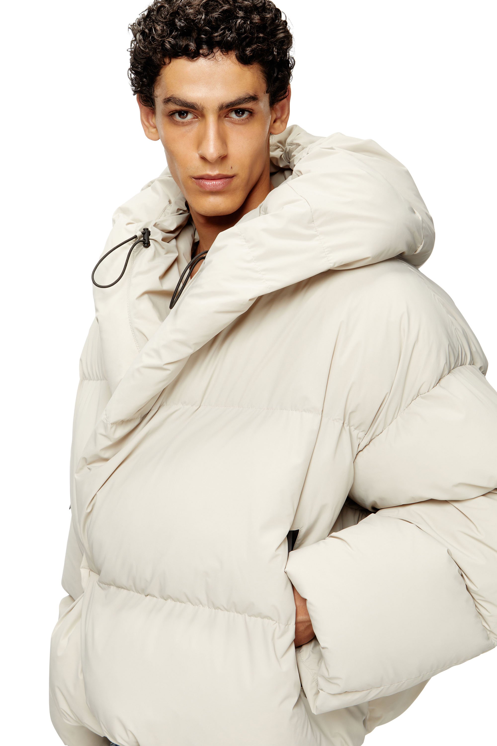 Diesel - J-SCOTTS-PADDED-A, Male's Wrap puffer jacket in stretch nylon in ベージュ - 4