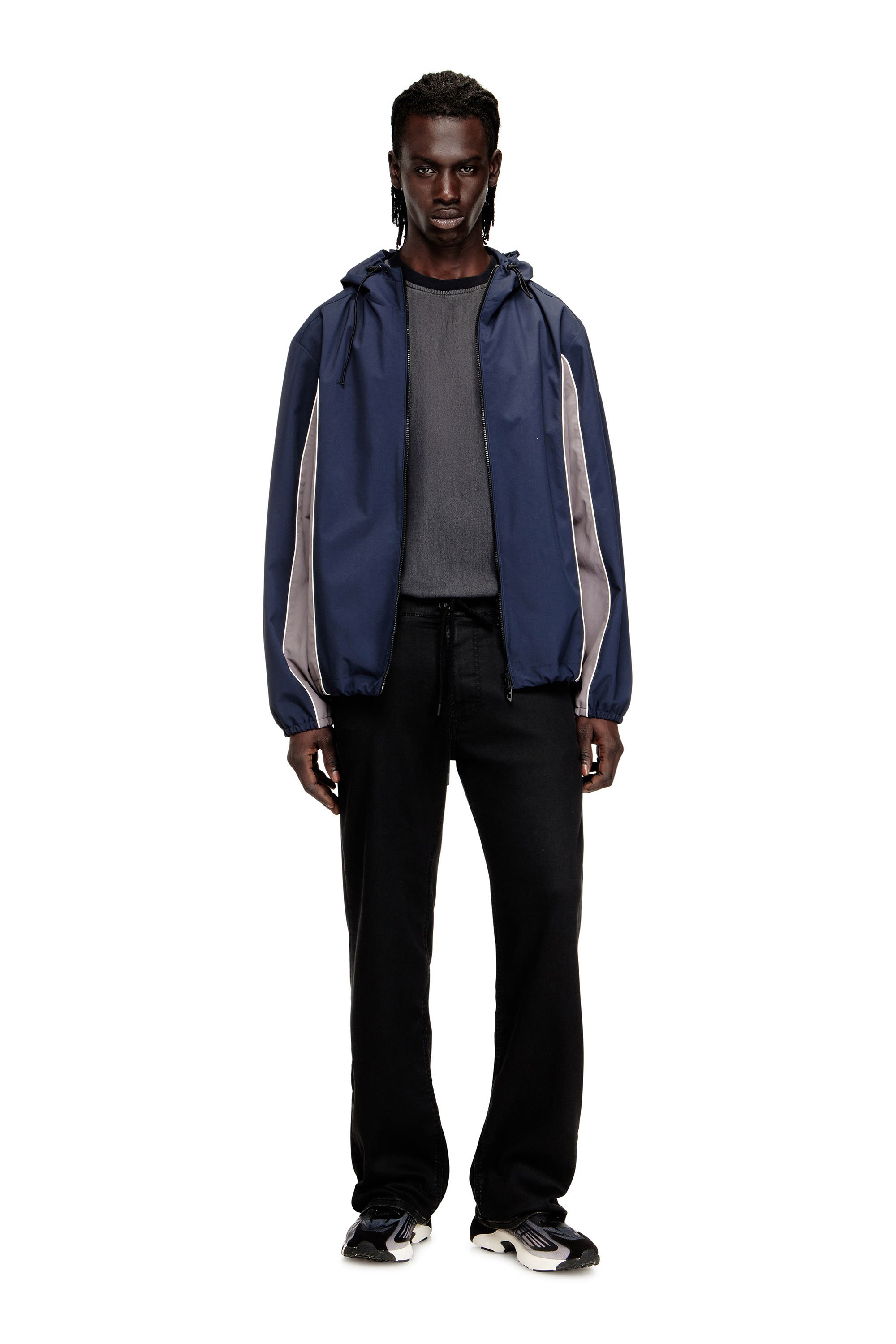 Diesel - Male's Relaxed 2080 D-Reel Joggjeans&reg; 09N90, ブラック/ダークグレー - 2