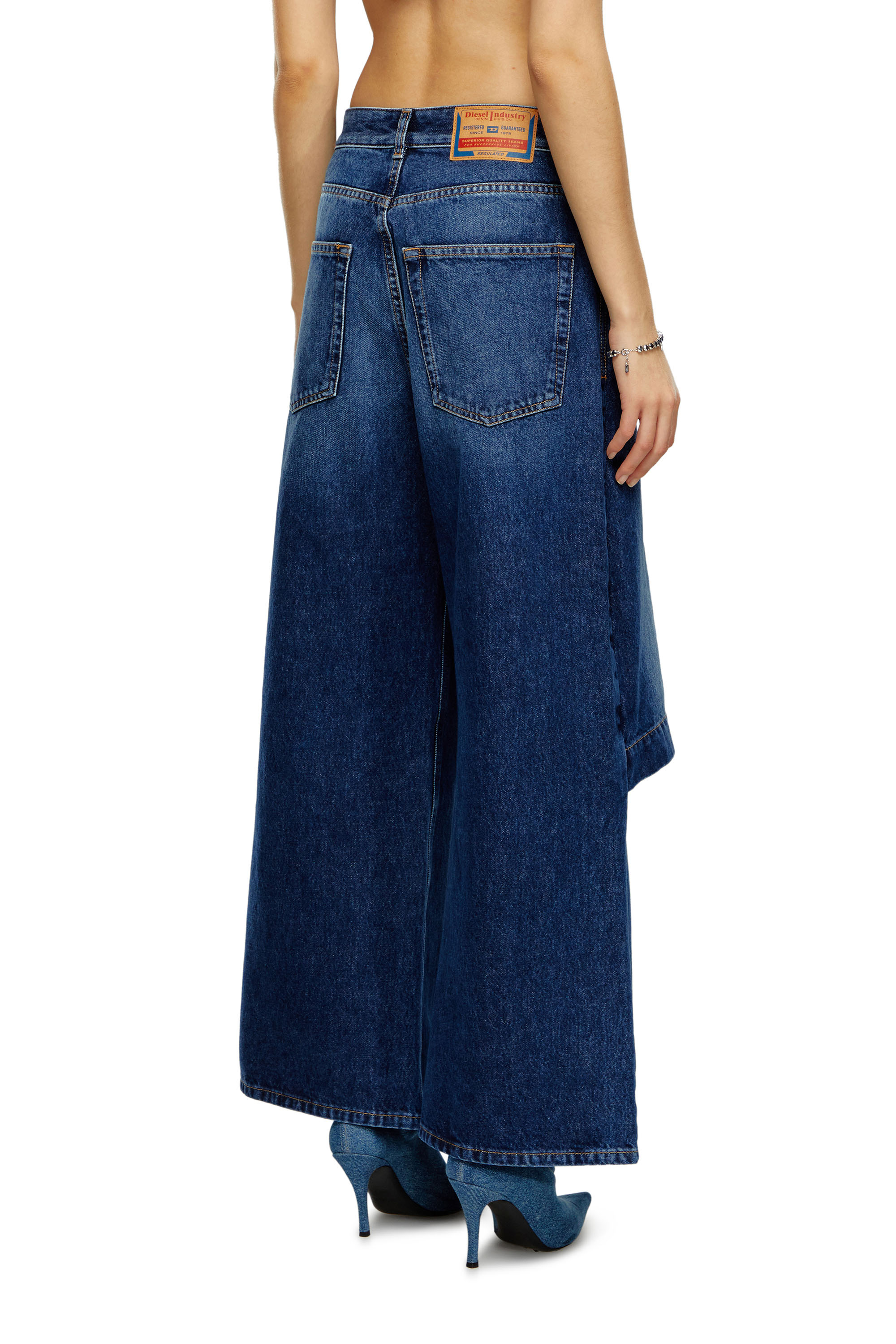 Diesel - Female's Relaxed Jeans D-Syren 0DBCF, ダークブルー - 4
