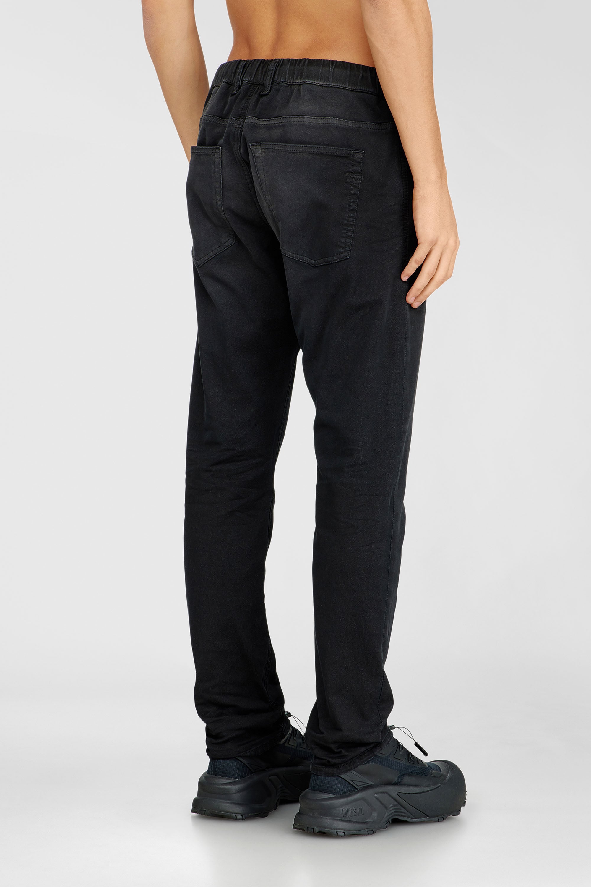 Diesel - Male's Regular 2032 D-Krooley-BW Joggjeans&reg; 0670M, ブラック - 4