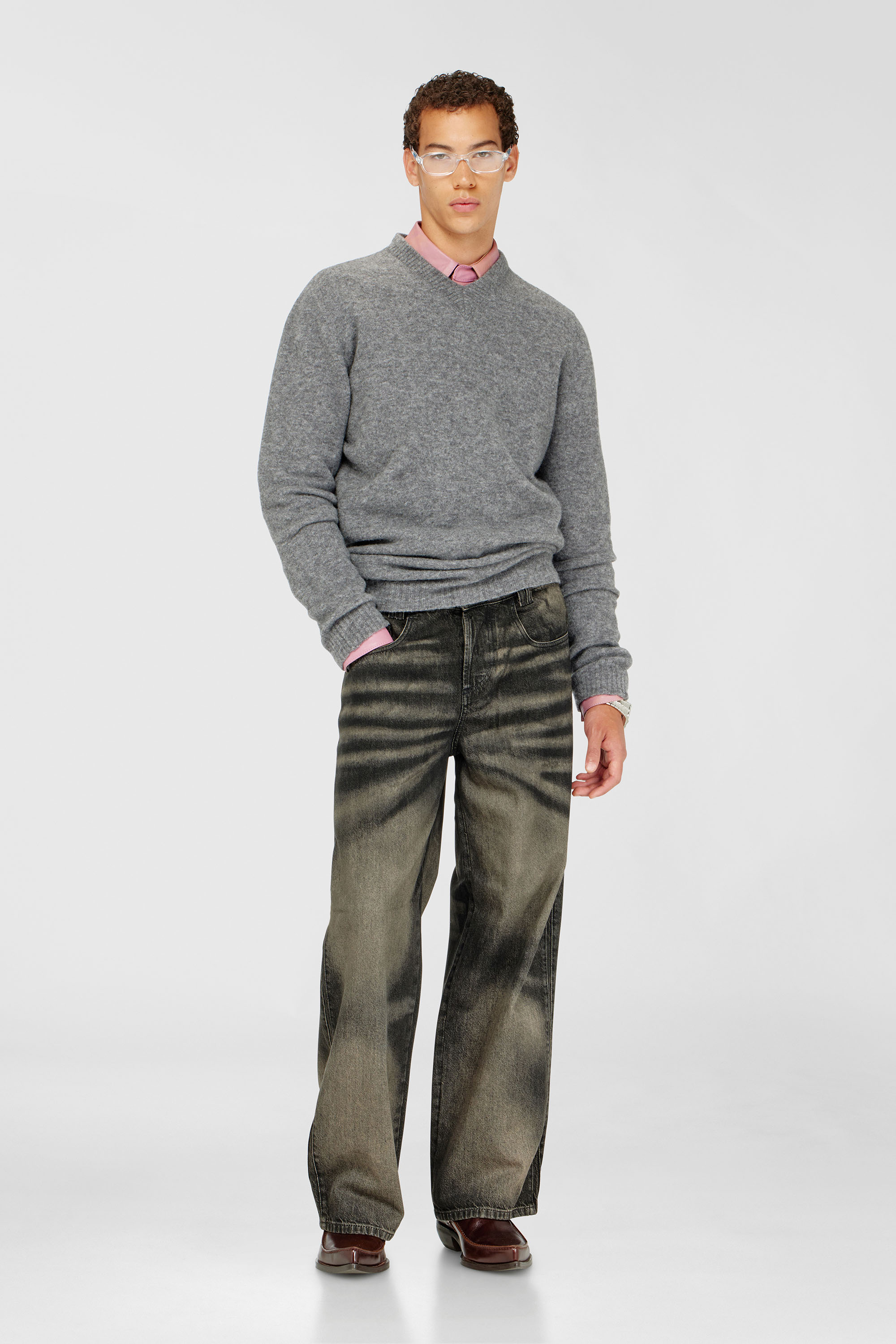 Diesel - K-ANDIE, Male's V-neck jumper in wrinkled boiled knit in グレー - 2