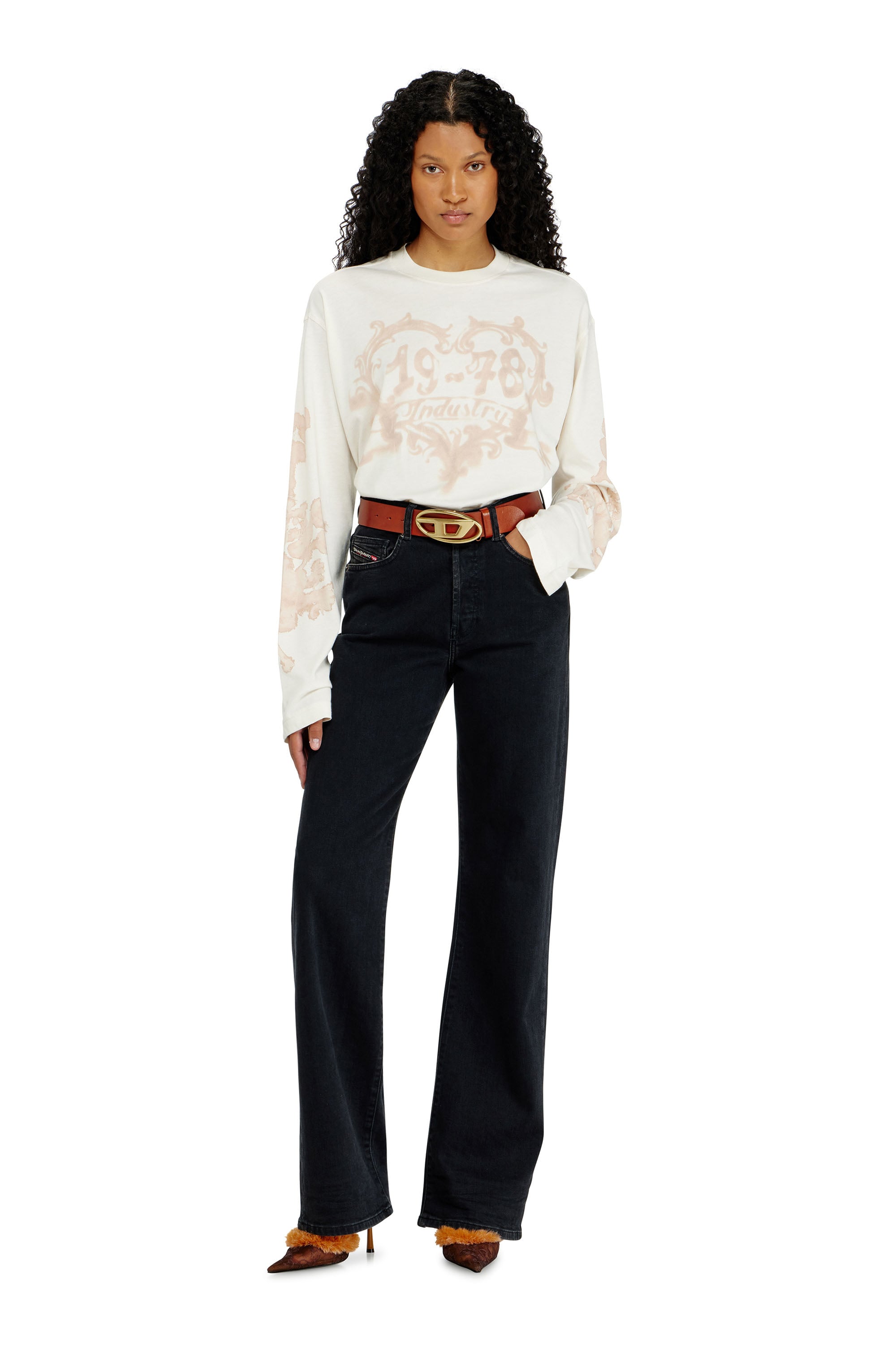 Diesel - T-HILARY-LS-AA1, Female's 長袖Tシャツ in ホワイト/ピンク - 2