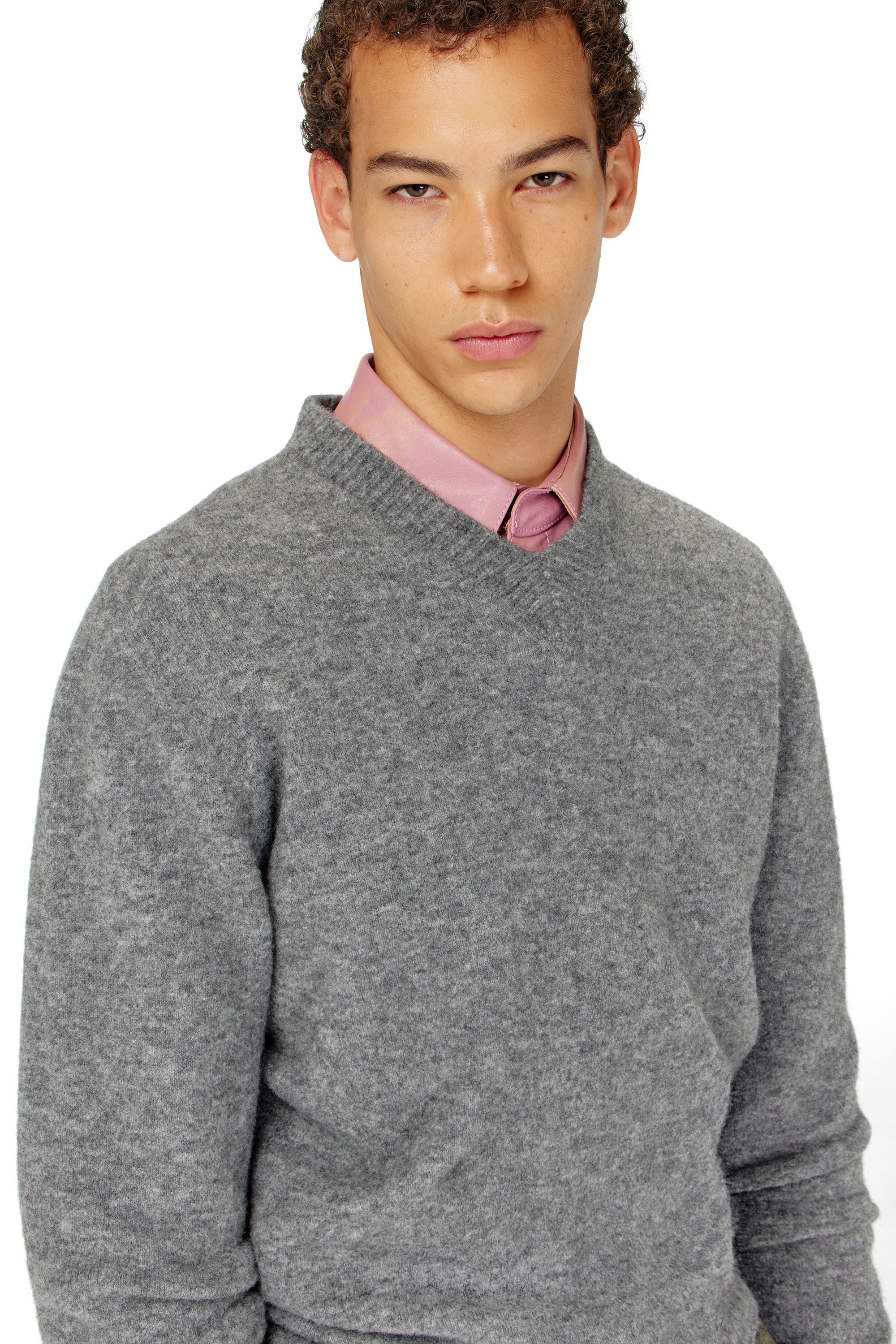 Diesel - K-ANDIE, Male's V-neck jumper in wrinkled boiled knit in null - 4