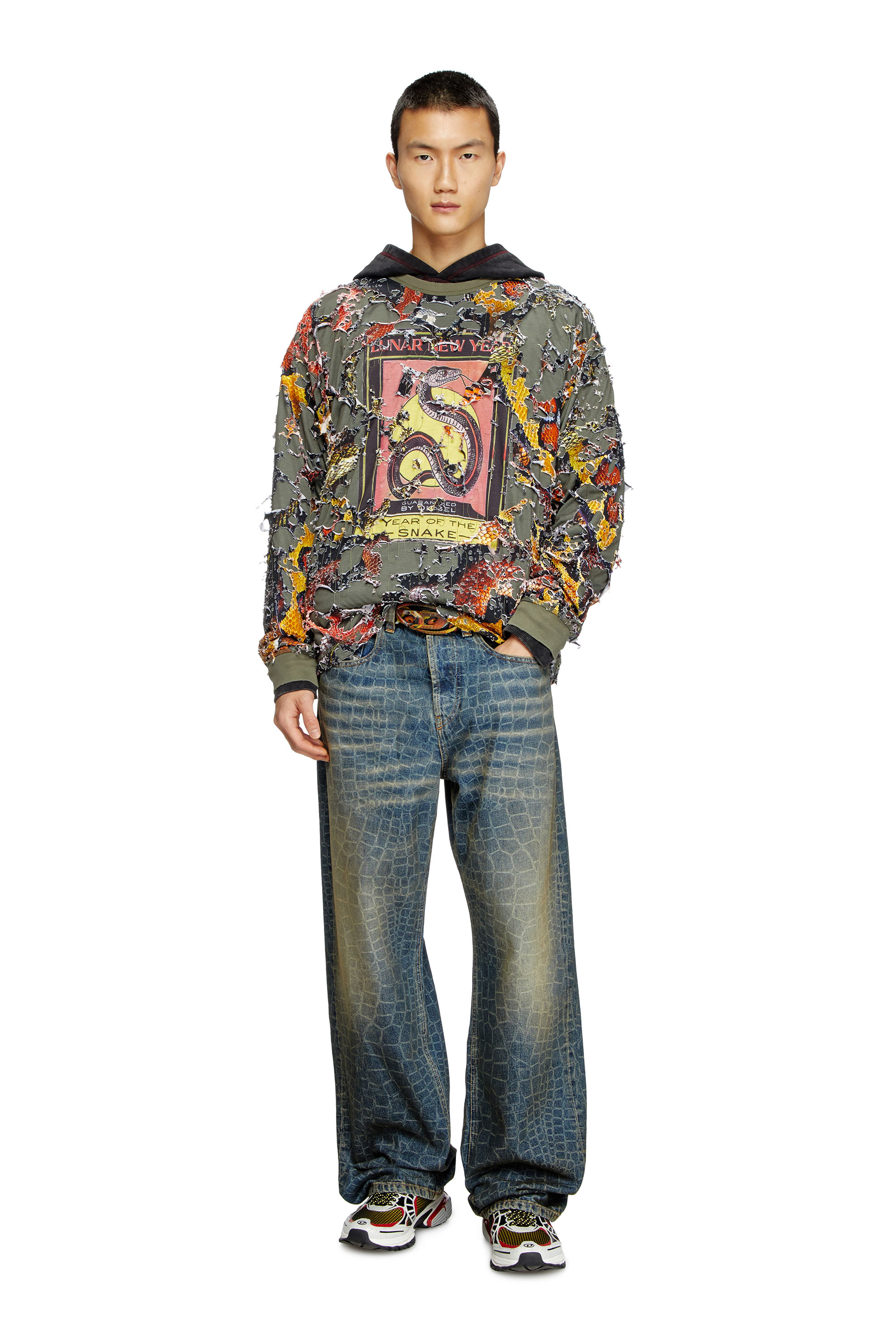 Diesel - CL-T-BOXT-LS-DEVOR-SNAKE, Unisex's Destroyed snake-print long-sleeve T-shirt in オリーブグリーン - 1