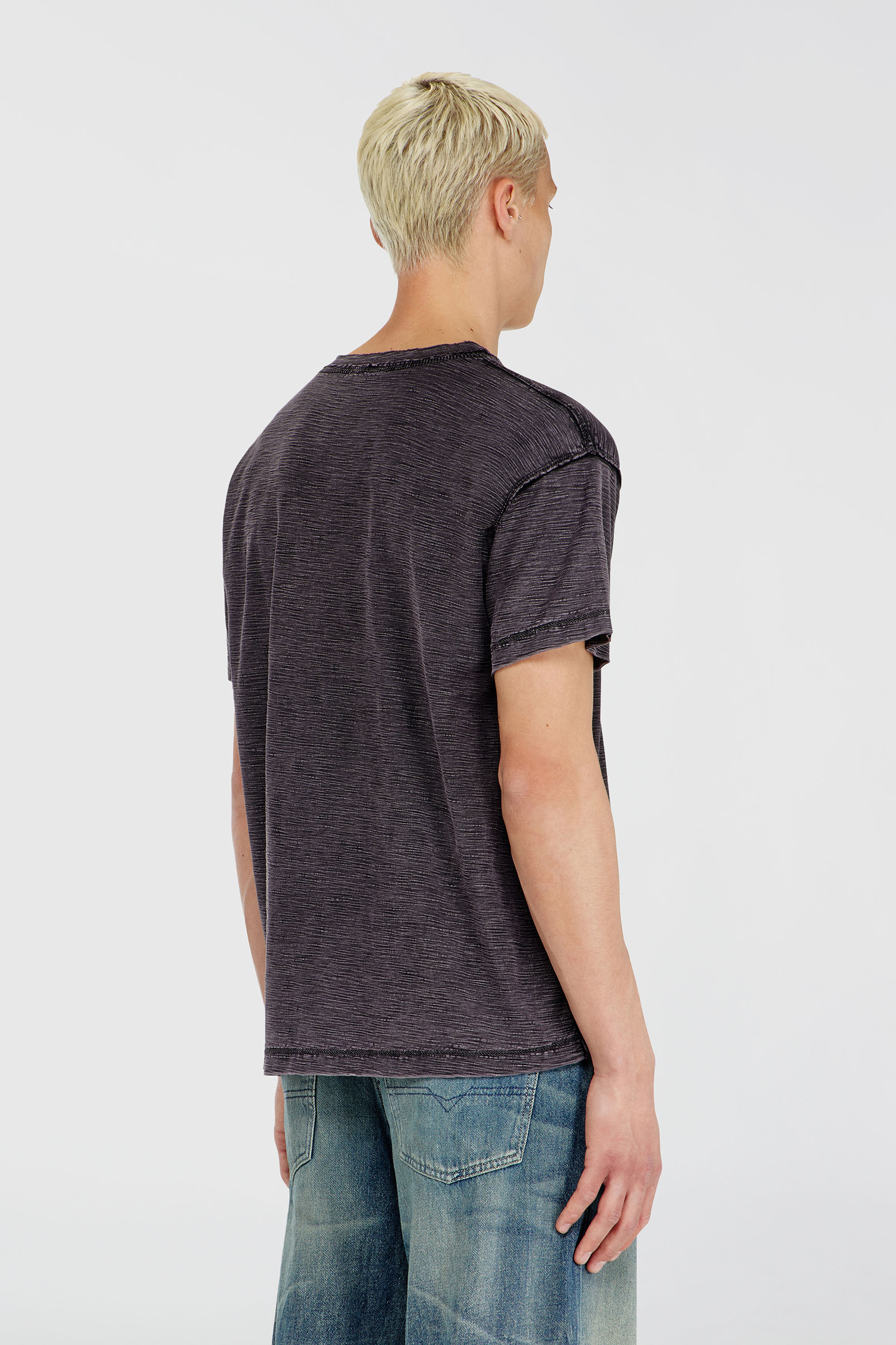 Diesel - T-ARDY, Male's Tシャツ in ダークグレー - 4