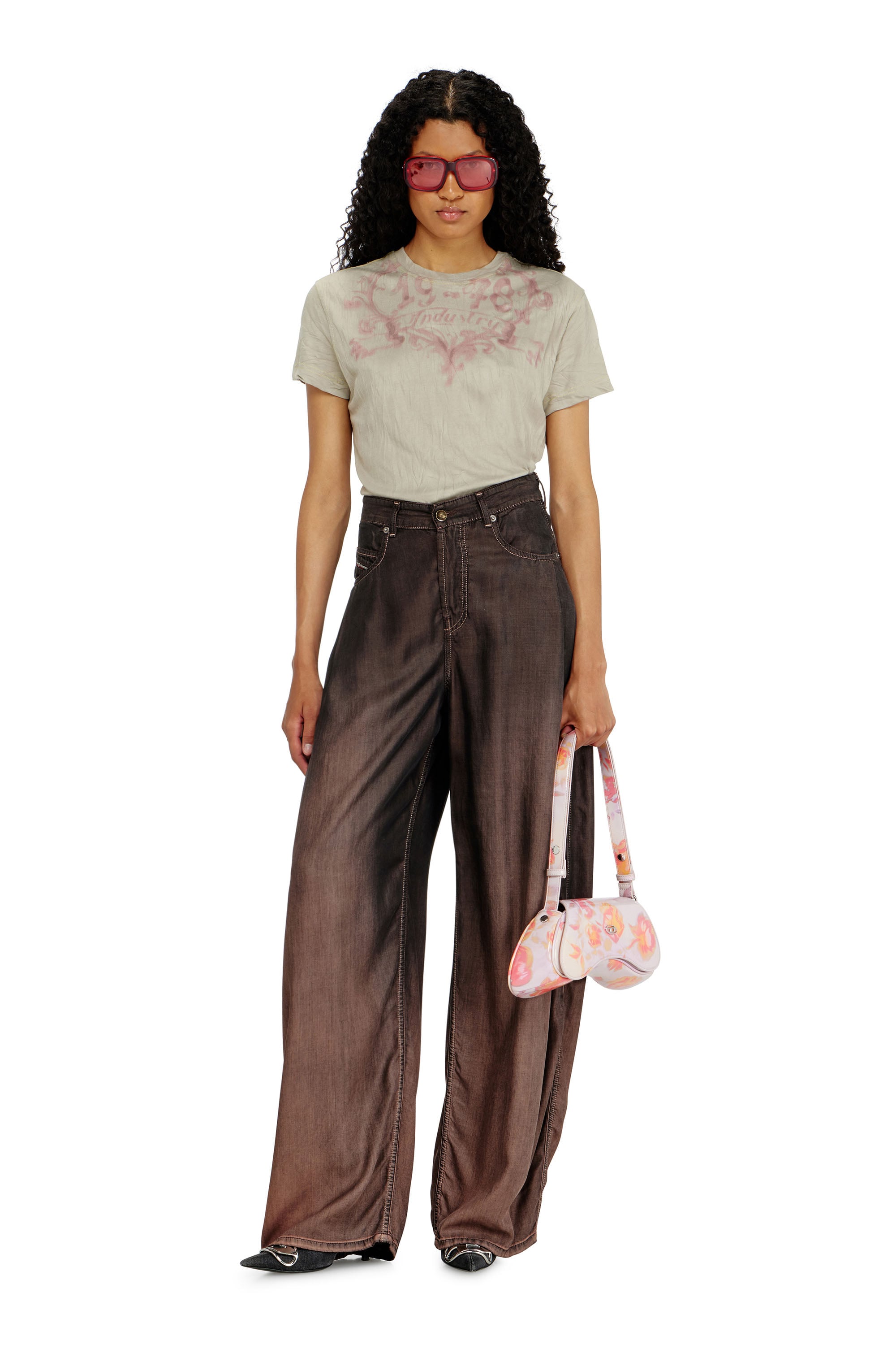 Diesel - T-ILA-AA5, Female's Tシャツ in ベージュ/ピンク - 3