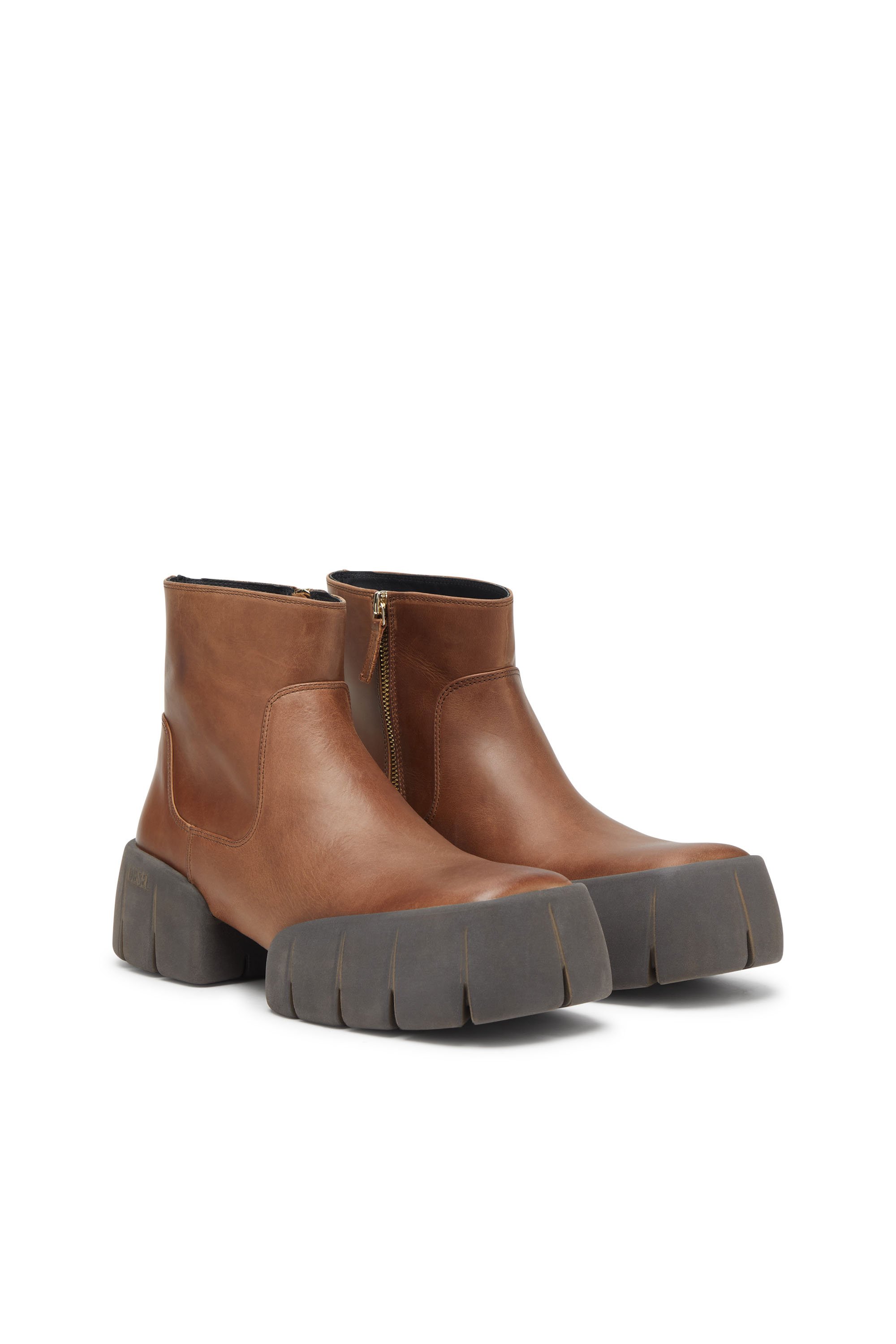 Diesel - D-TEX BT, Male's D-Tex-Oiled leather ankle boots with split sole in ブラウン - 2