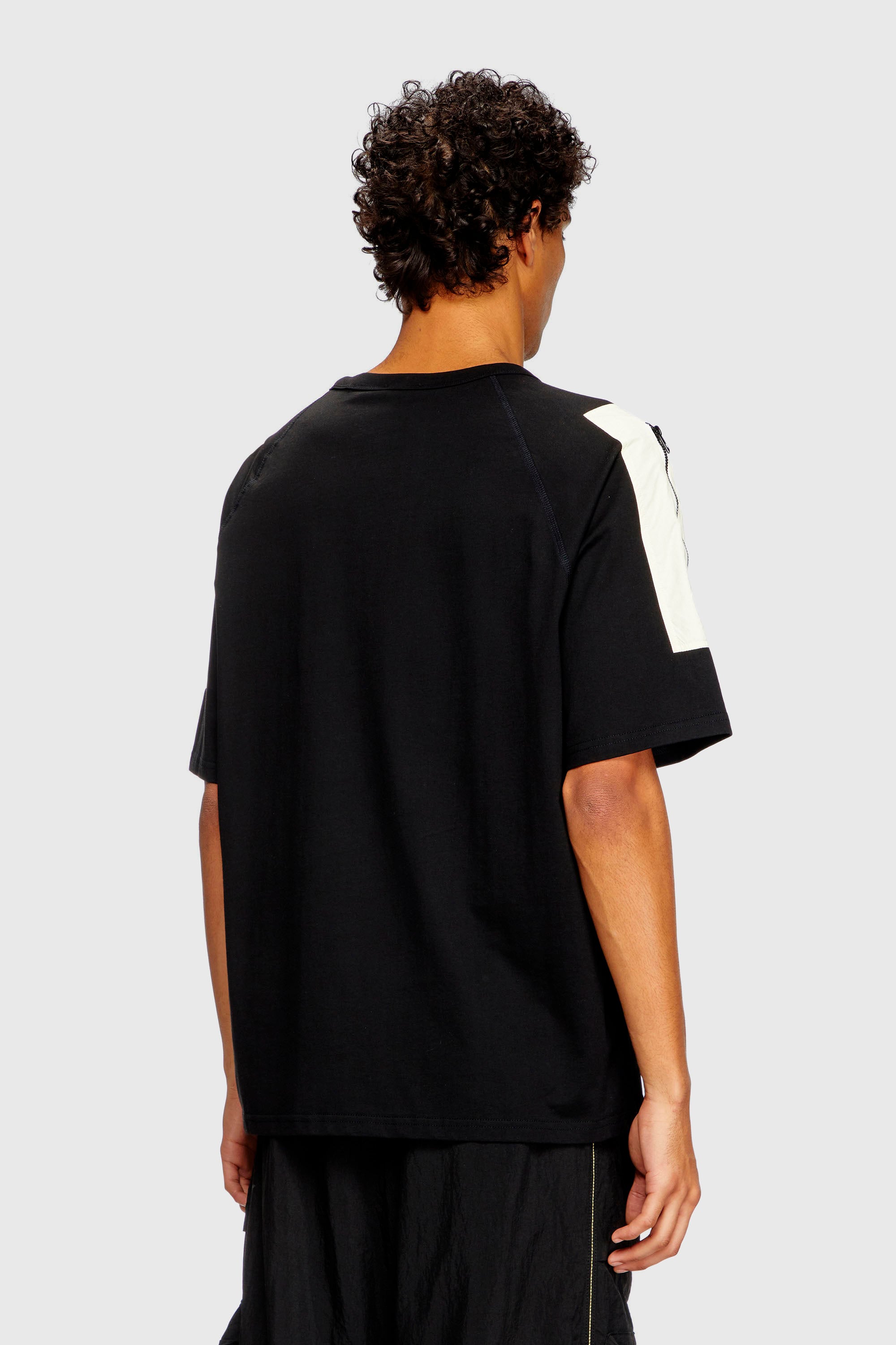 Diesel - T-shirt（BLACK）, Male's T-shirt（BLACK） in ブラック - 2