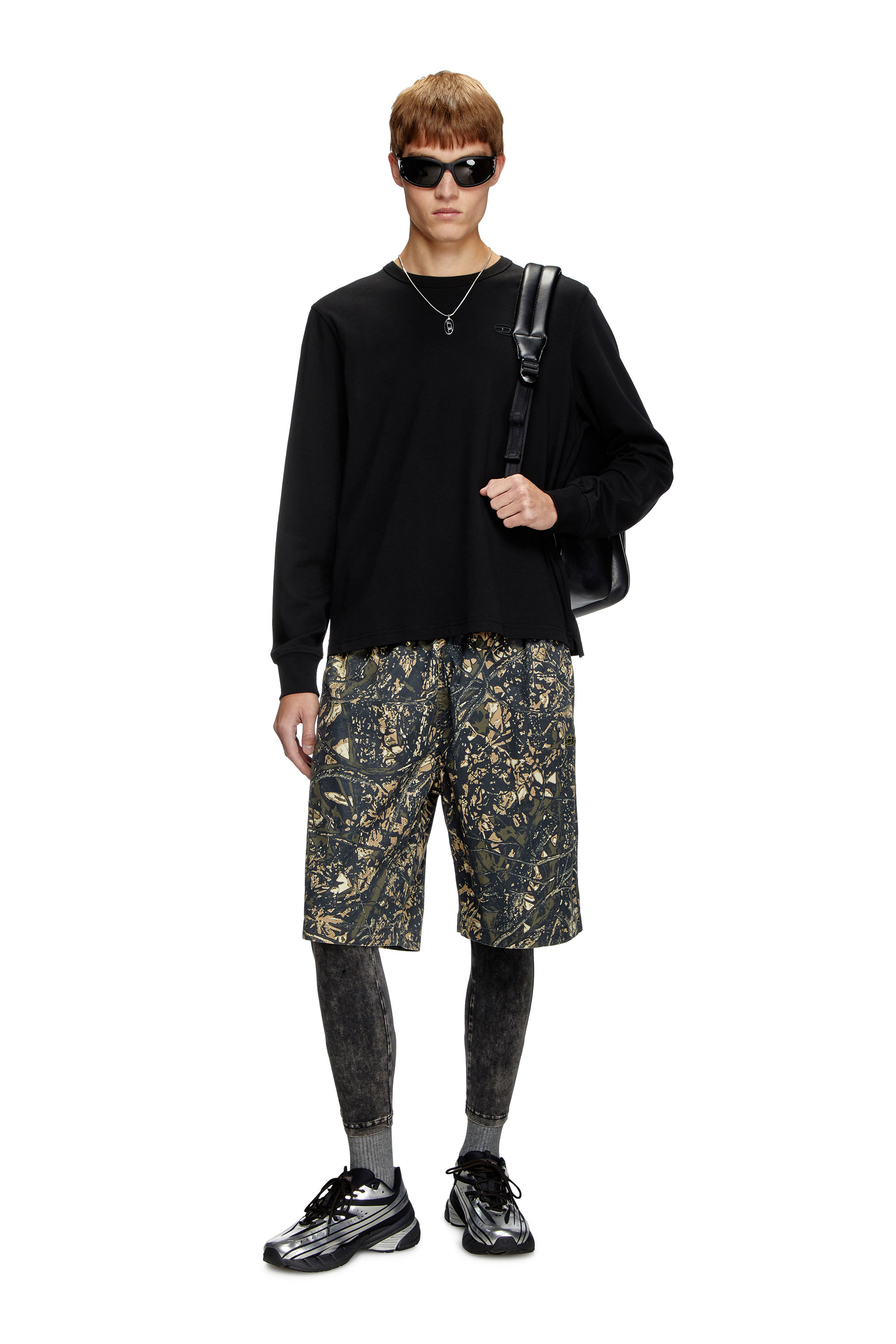 Diesel - T-ADJUST-LS-SLITS-R17, Male's 長袖Tシャツ in ブラック - 1