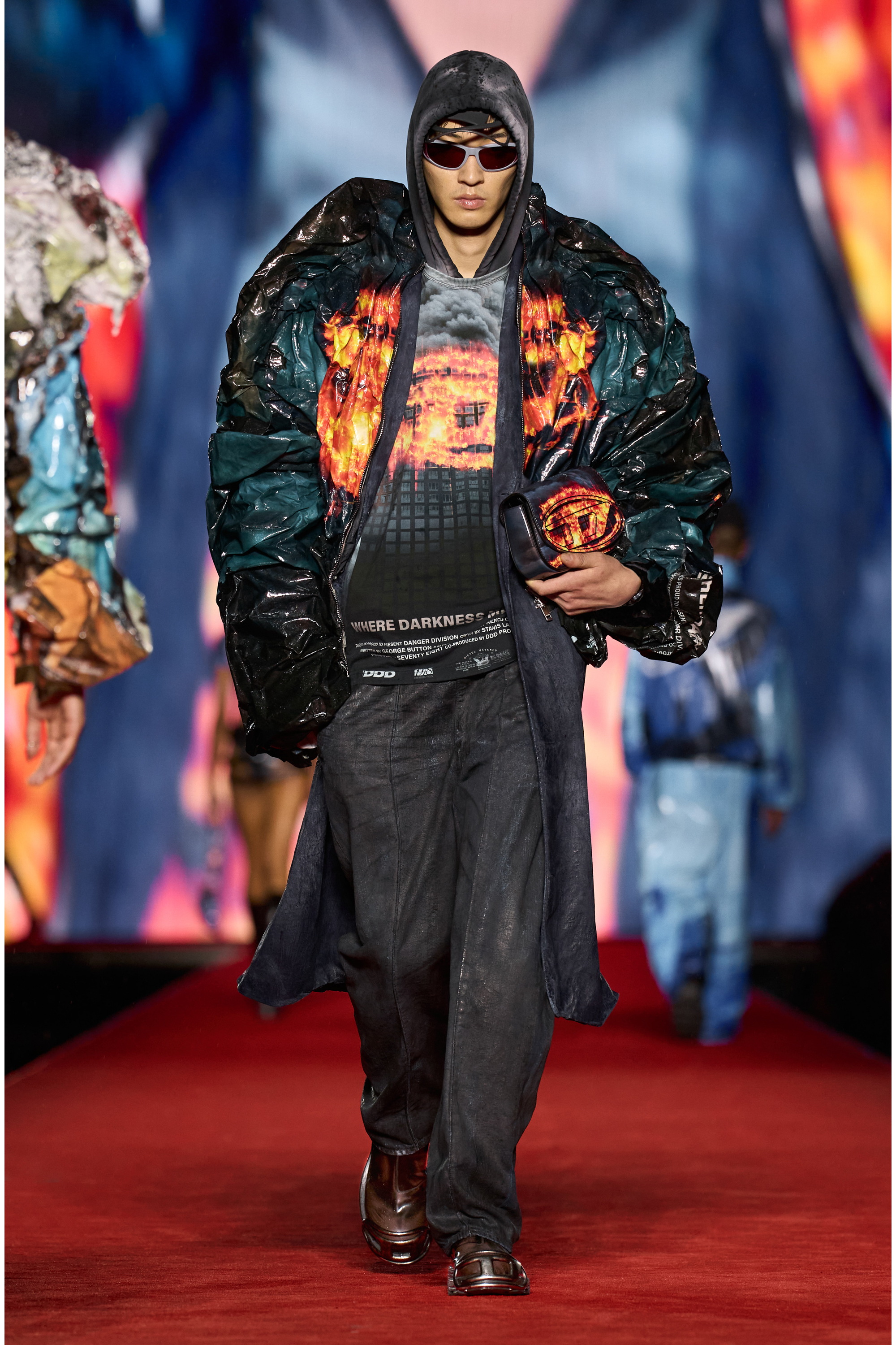 Diesel - 1DR, Female's 1DR-Iconic shoulder bag with fire print in ブルー/レッド - 6