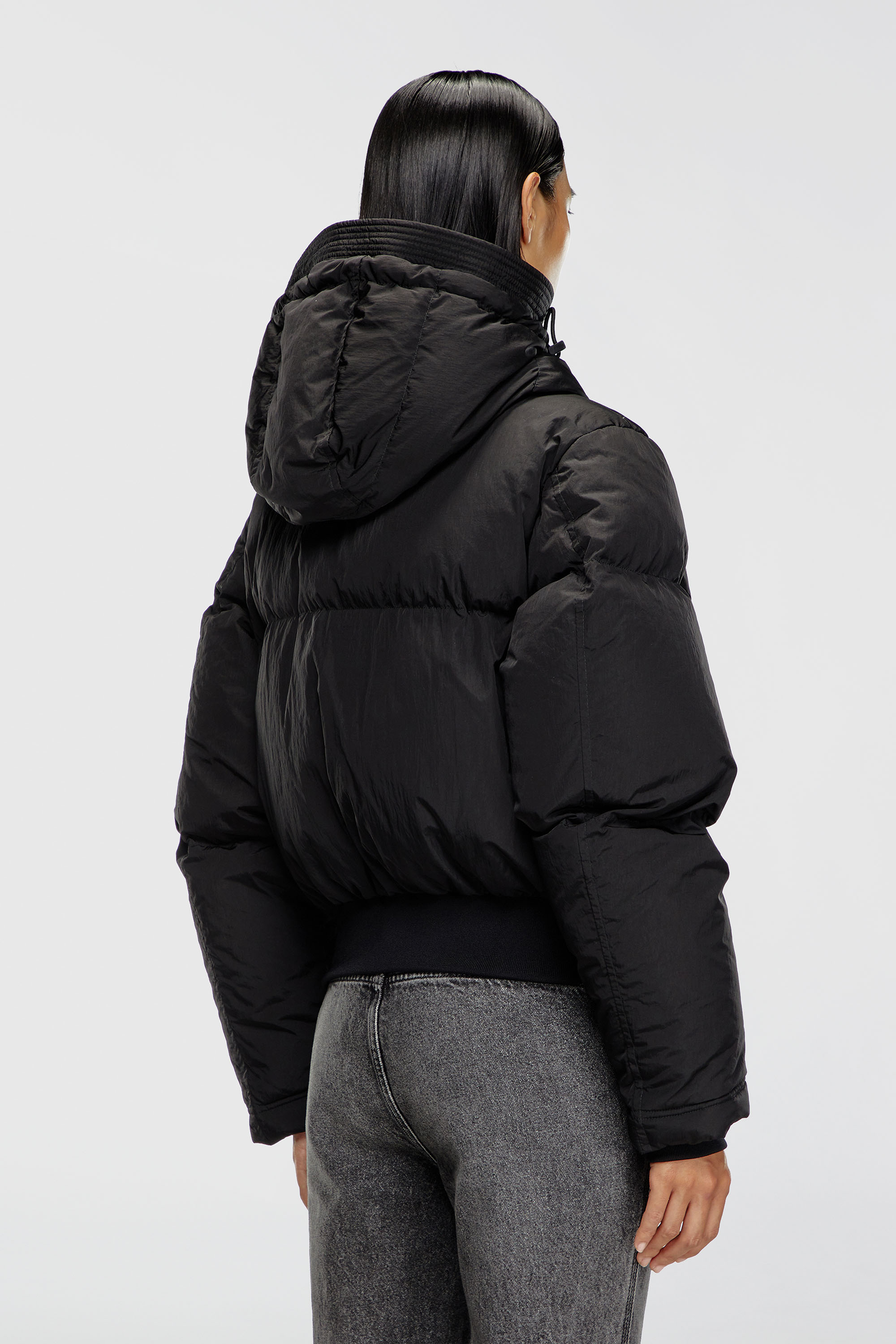 W-PEYT-SHORT-NEW-P1 Hooded down jacket in crinkled nylon｜ブラック
