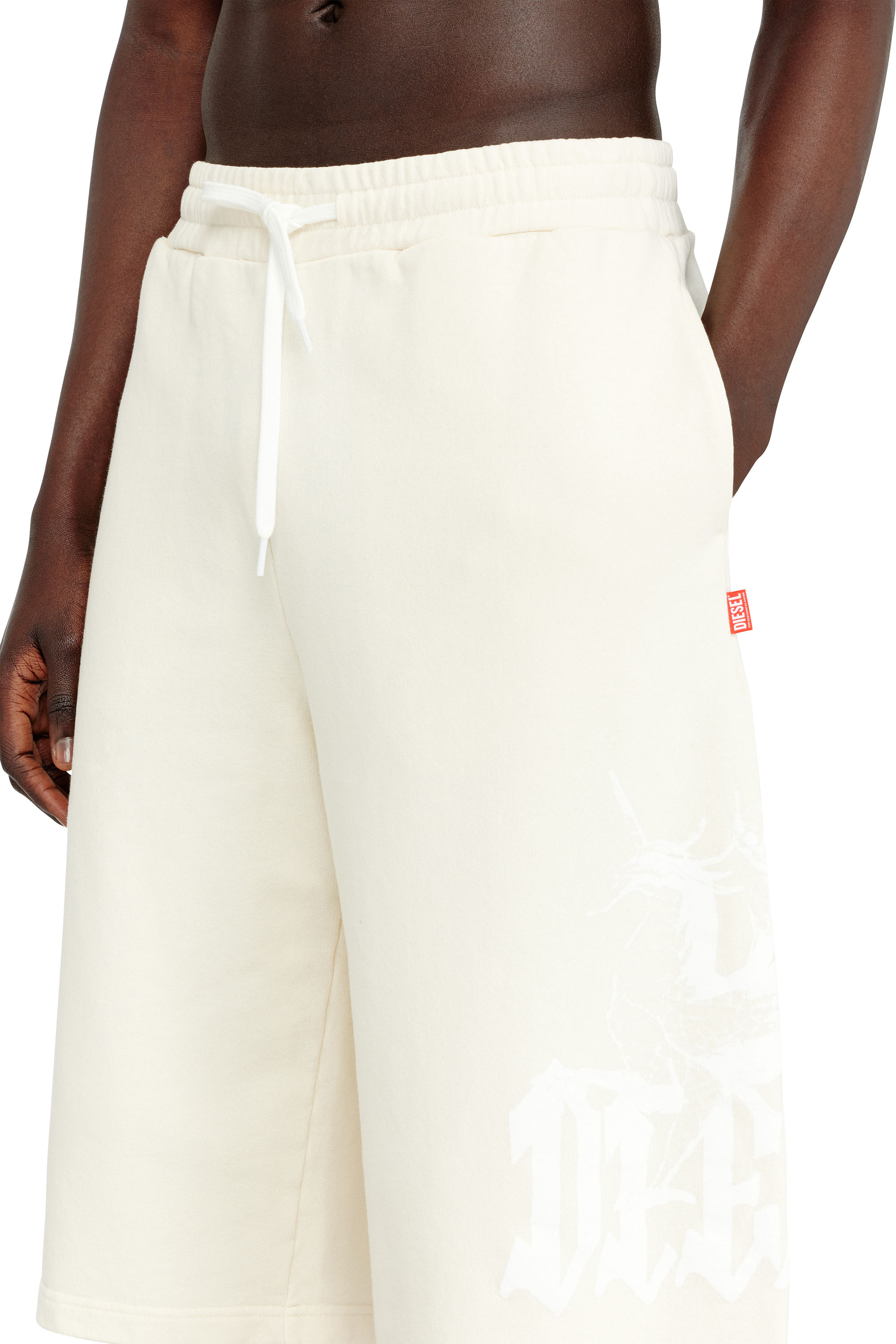 Diesel - P-FROM, Male's Treated longline sweat shorts with print in ホワイト - 4
