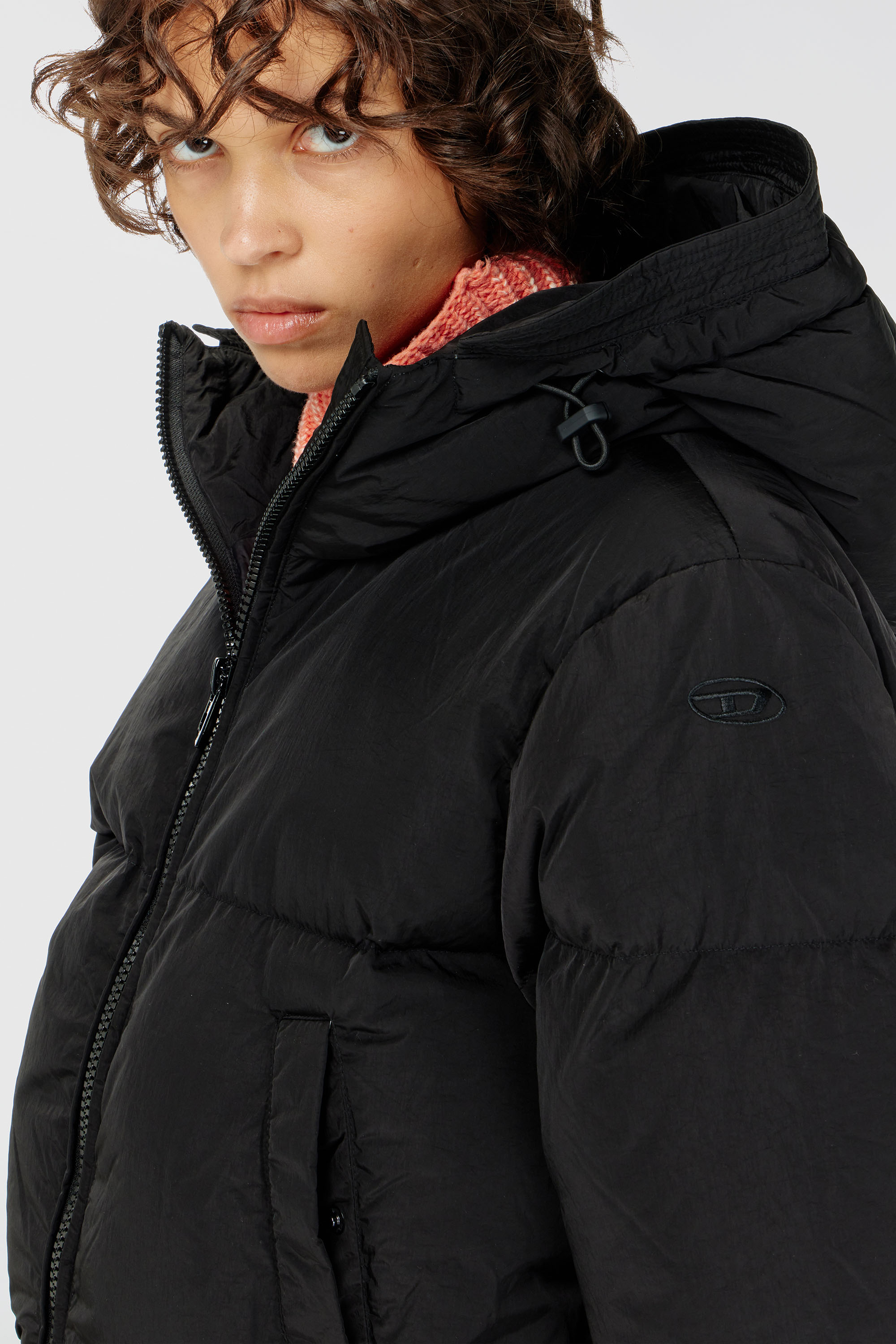 W-PEYT-SHORT-NEW-P1 Hooded down jacket in crinkled nylon｜ブラック