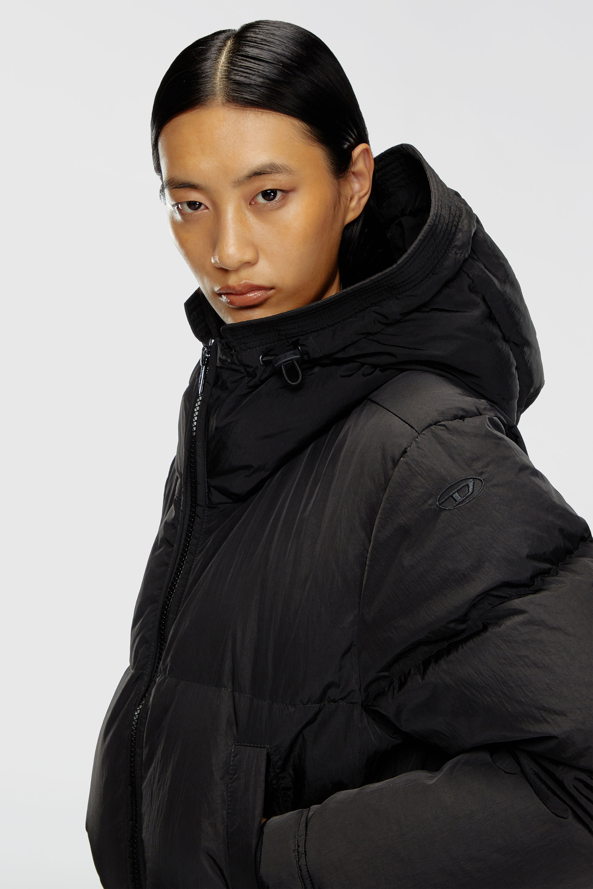 Diesel - W-PEYT-SHORT-NEW-P1, Female's Hooded down jacket in crinkled nylon in ブラック - 4