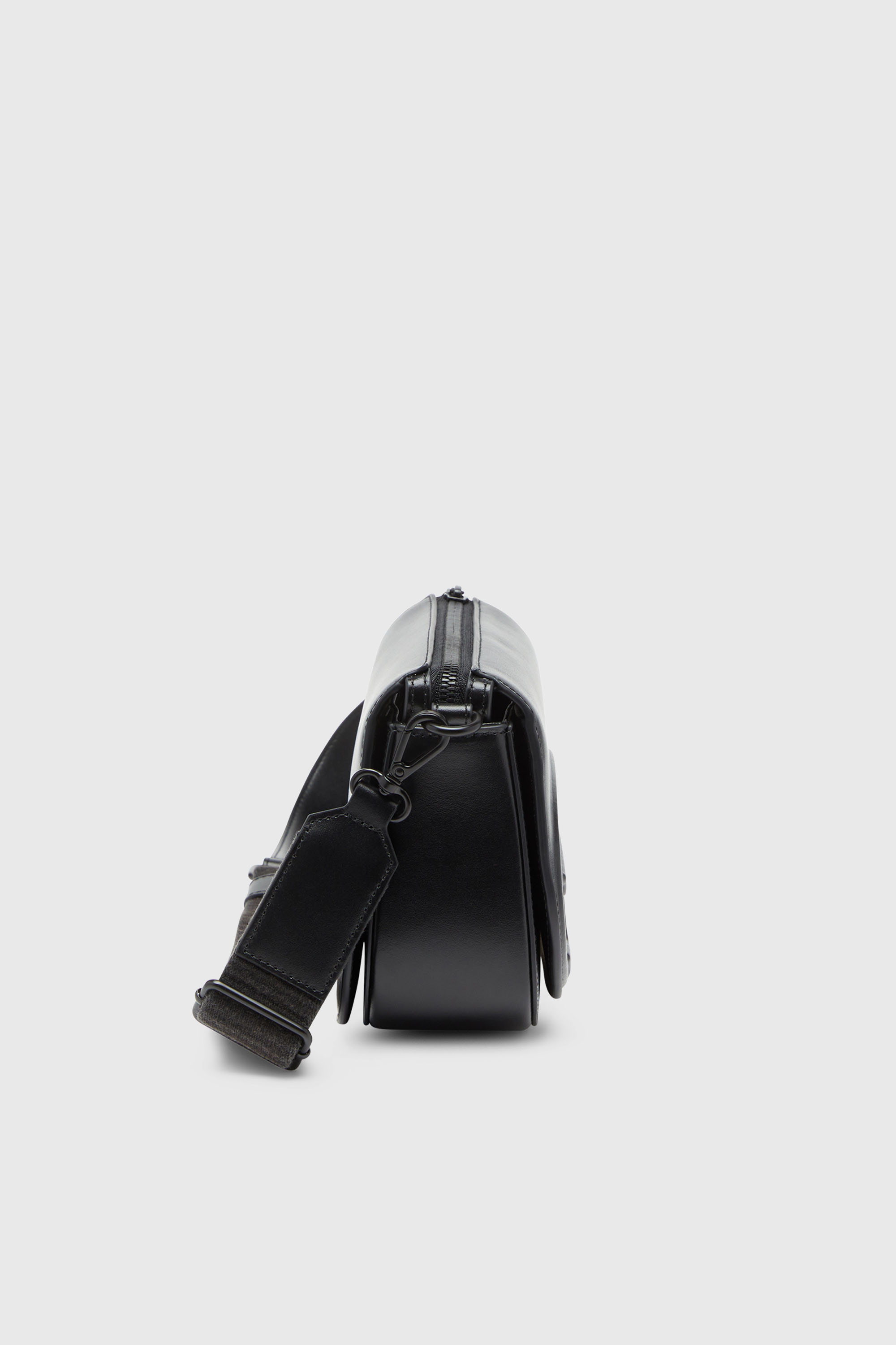 Diesel - 1DR CAMERA BAG, Unisex's カメラバッグ in ブラック - 4