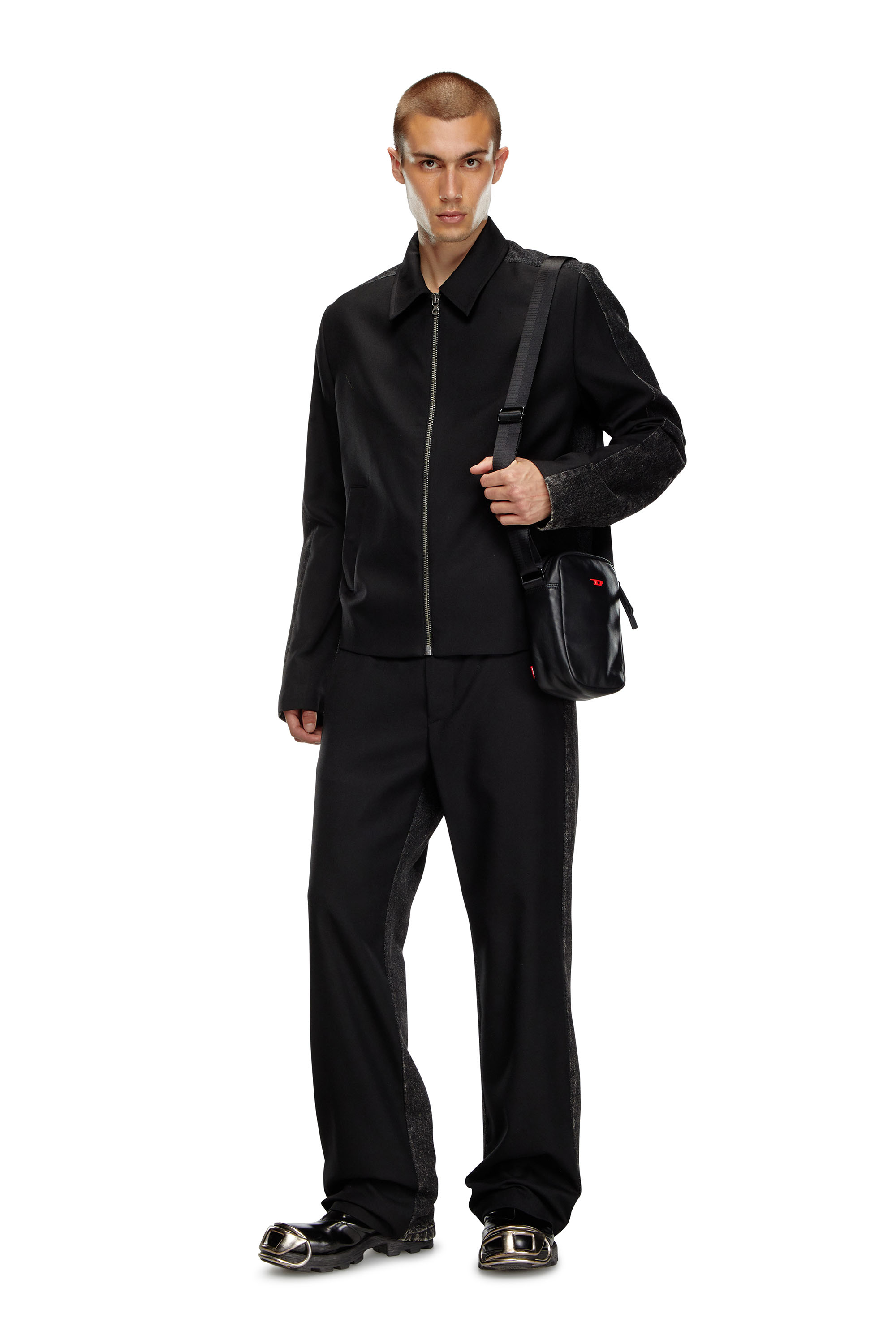 Diesel - RAVE CROSSBODY, Male's Rave-Leather crossbody bag with metal D in ブラック - 6