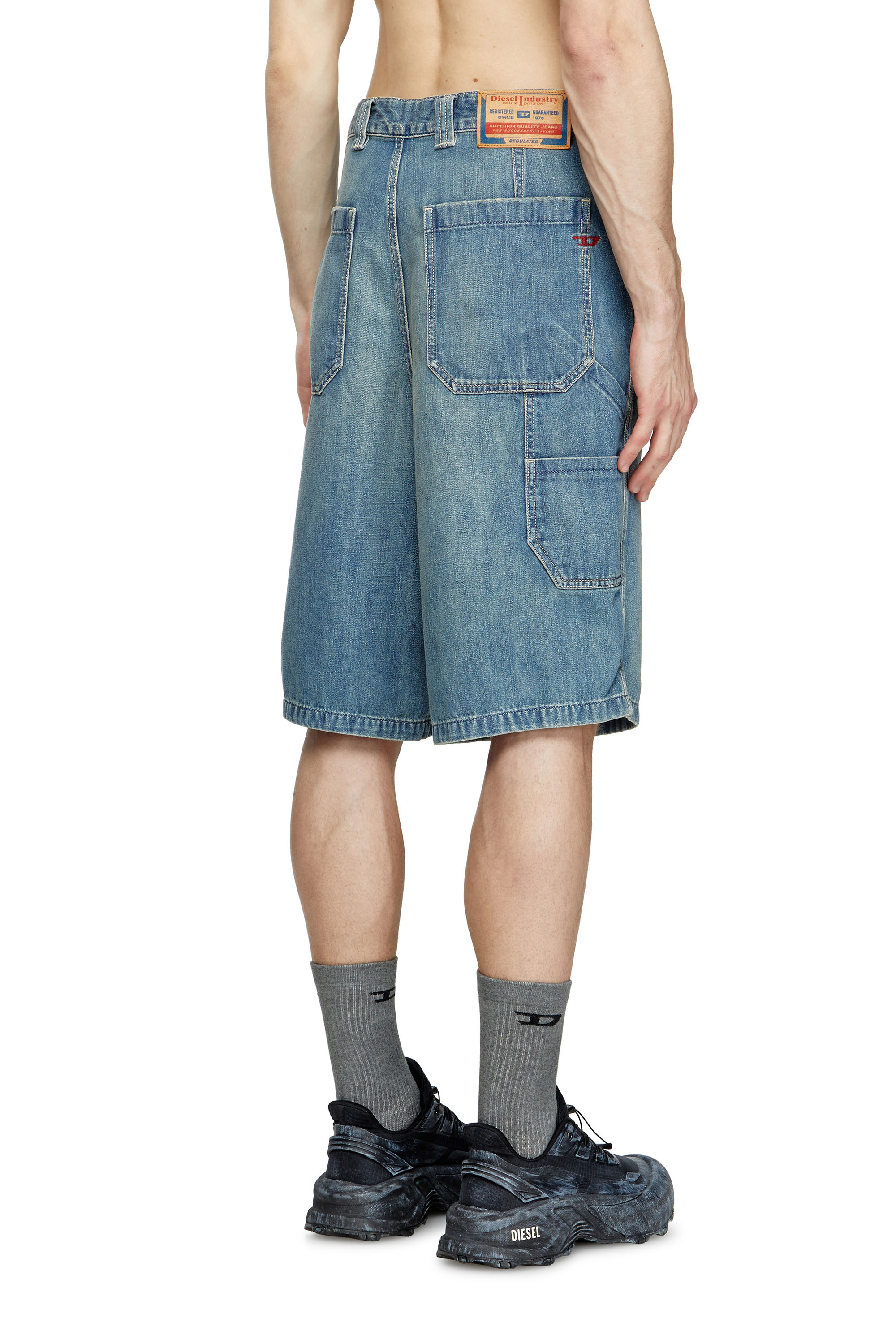 Diesel - D-LIVERY-W-SHORT, Male's Utility-style denim shorts in ライトブルー - 4
