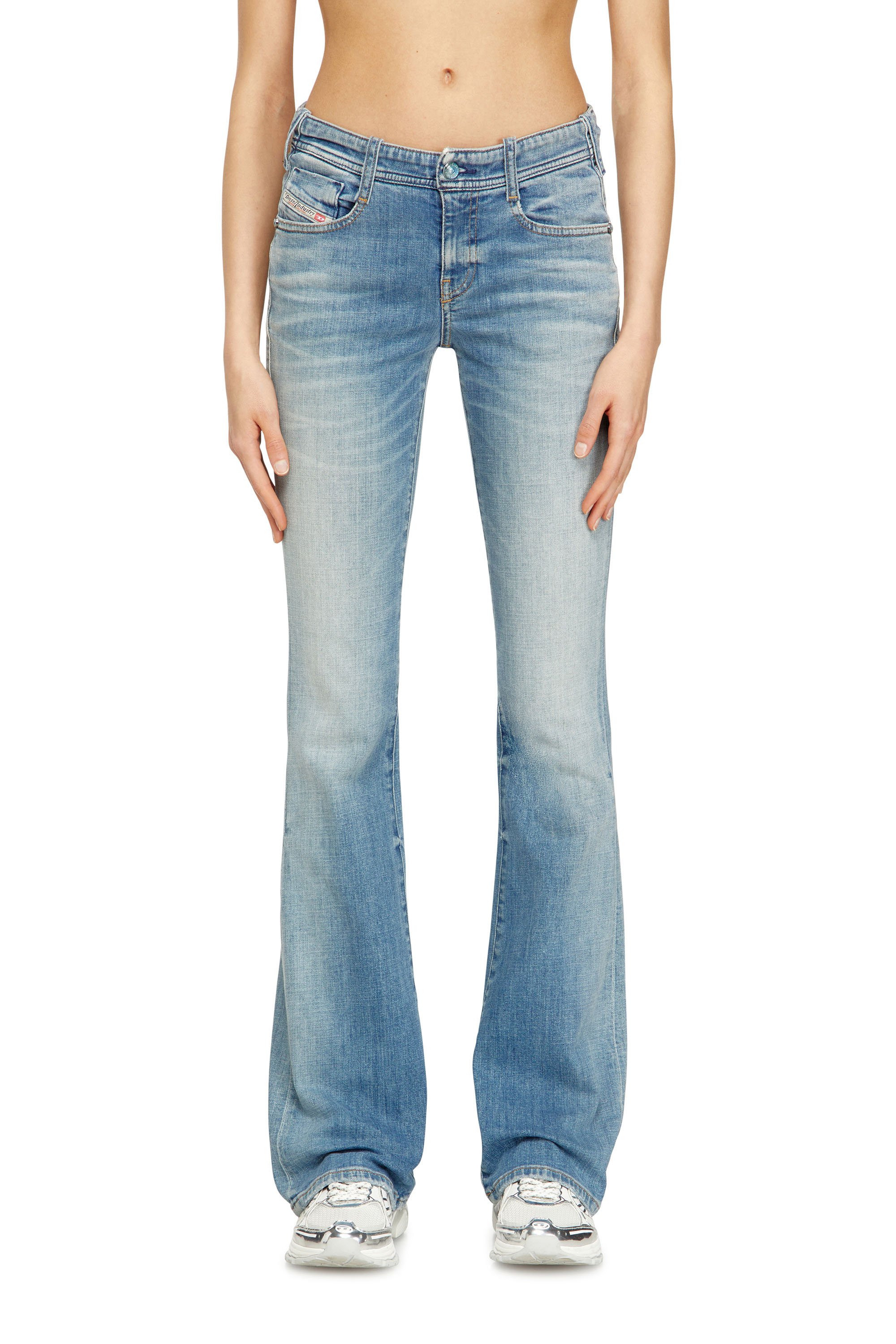Diesel - Female's Bootcut Jeans 1969 D-Ebbey 09N95, ライトブルー - 1