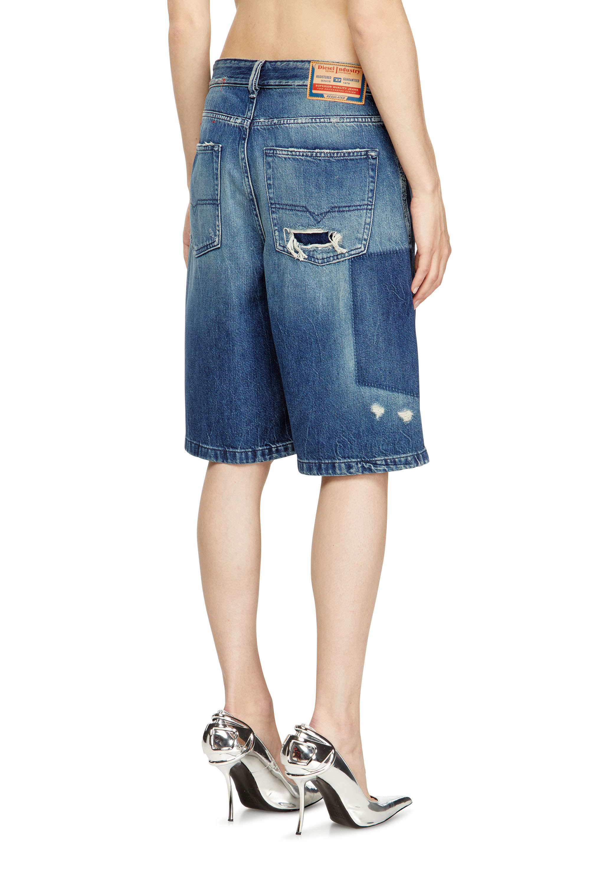 Diesel - DE-SIRE-SHORT, Female's Shorts in contrast-effect denim in ミディアムブルー - 4