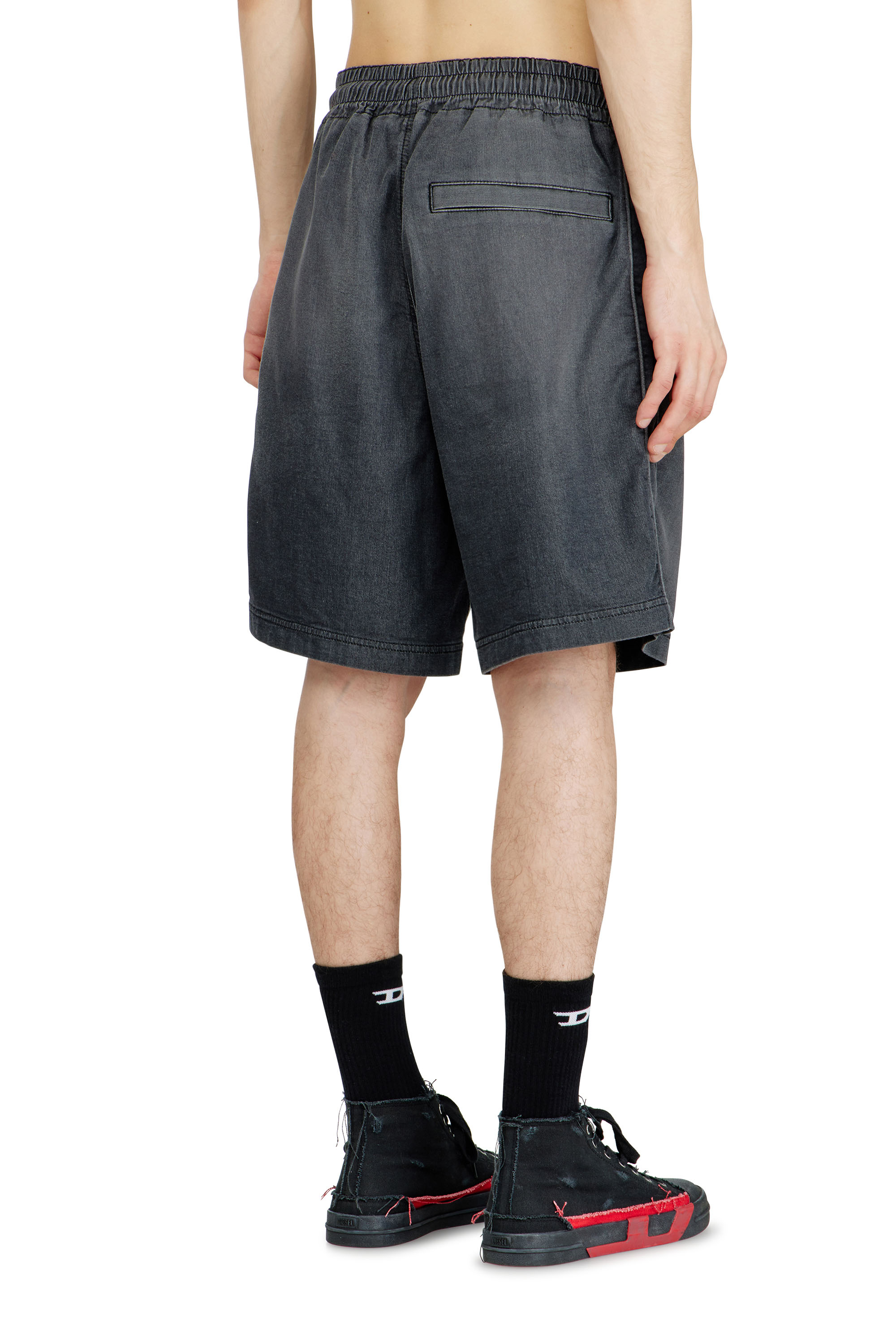 Diesel - D-BOXY JOGGJEANS, Male's Loose denim shorts in printed bleach-effect JoggJeans in ブラック - 4