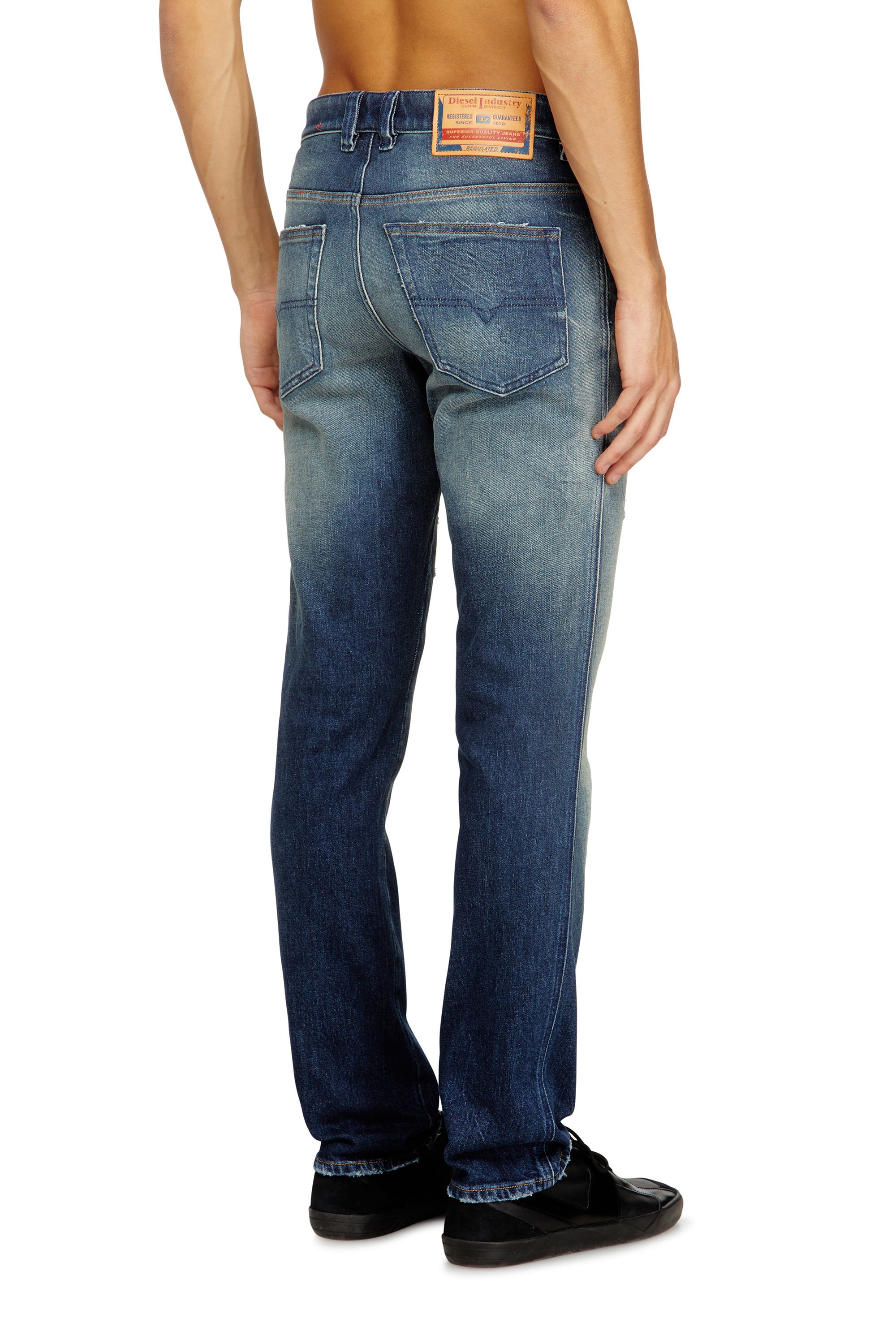 Diesel - Male's Slim Jeans 1993 D-Vyl 007CA, ダークブルー - 4