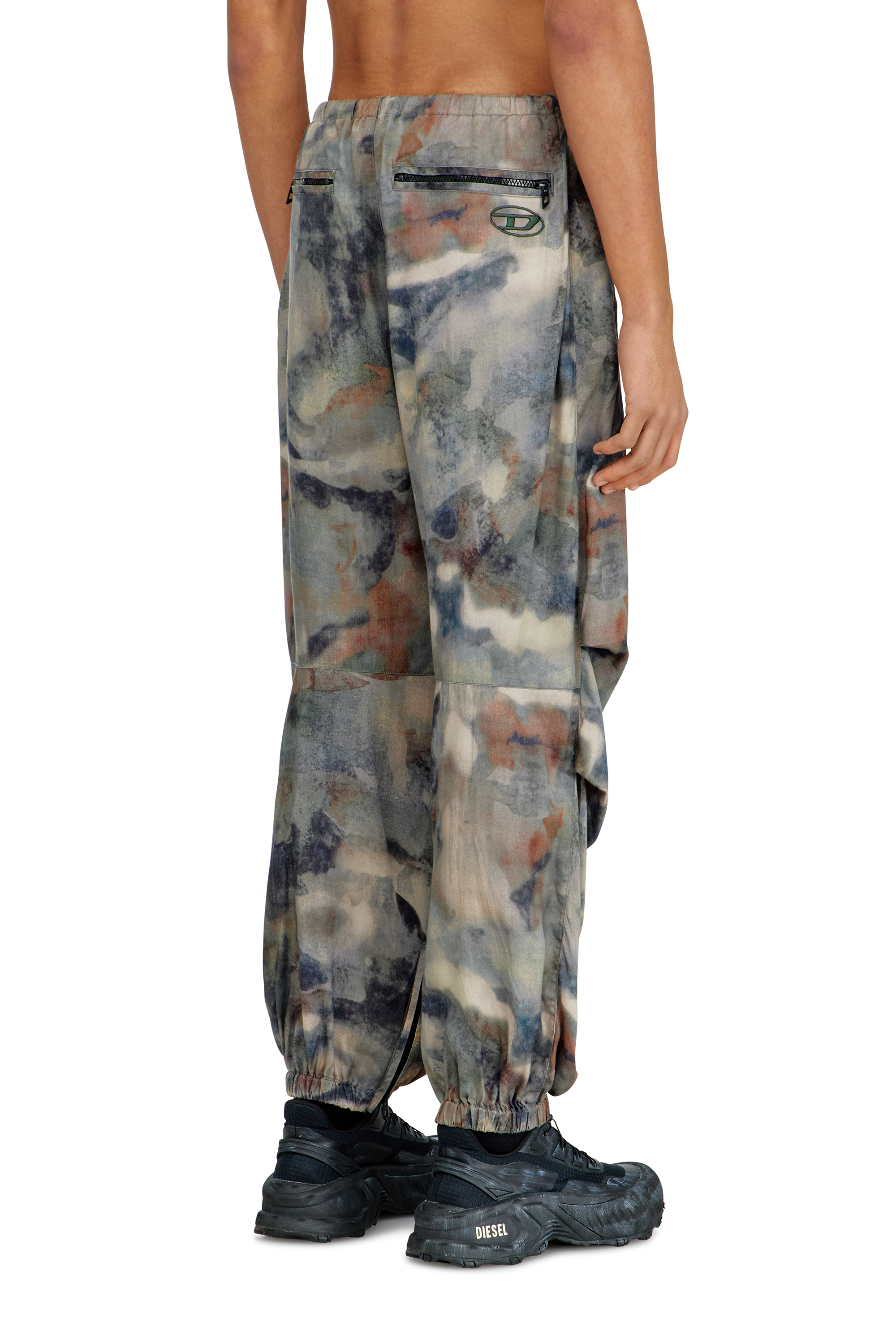 Diesel - P-STITCH-TKBZ, Male's Cargo pants in printed fabric in ミリタリーグリーン - 4