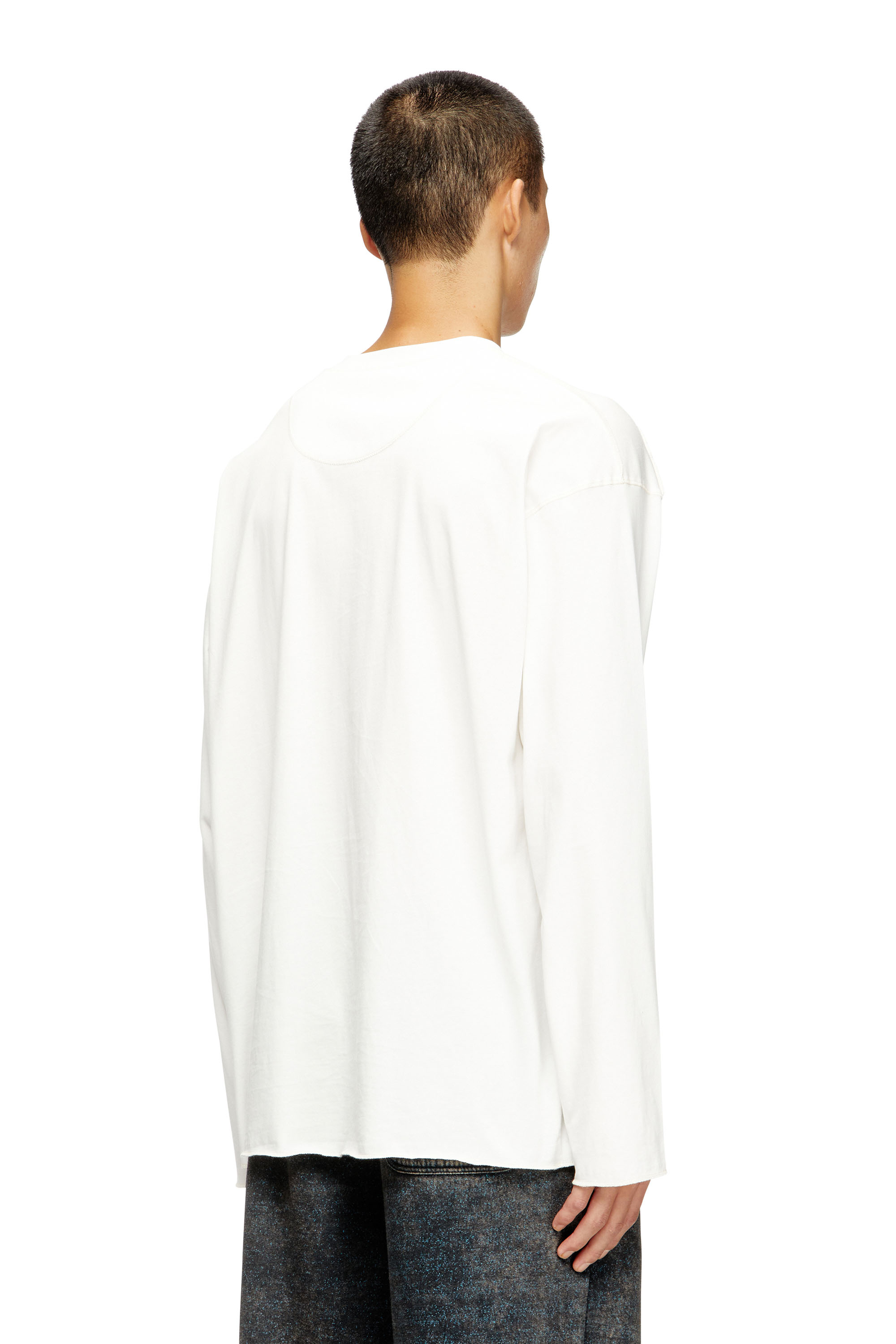 Diesel - T-CRAHOR-BOXT-LS-T1, Male's 長袖Tシャツ in ホワイト - 4