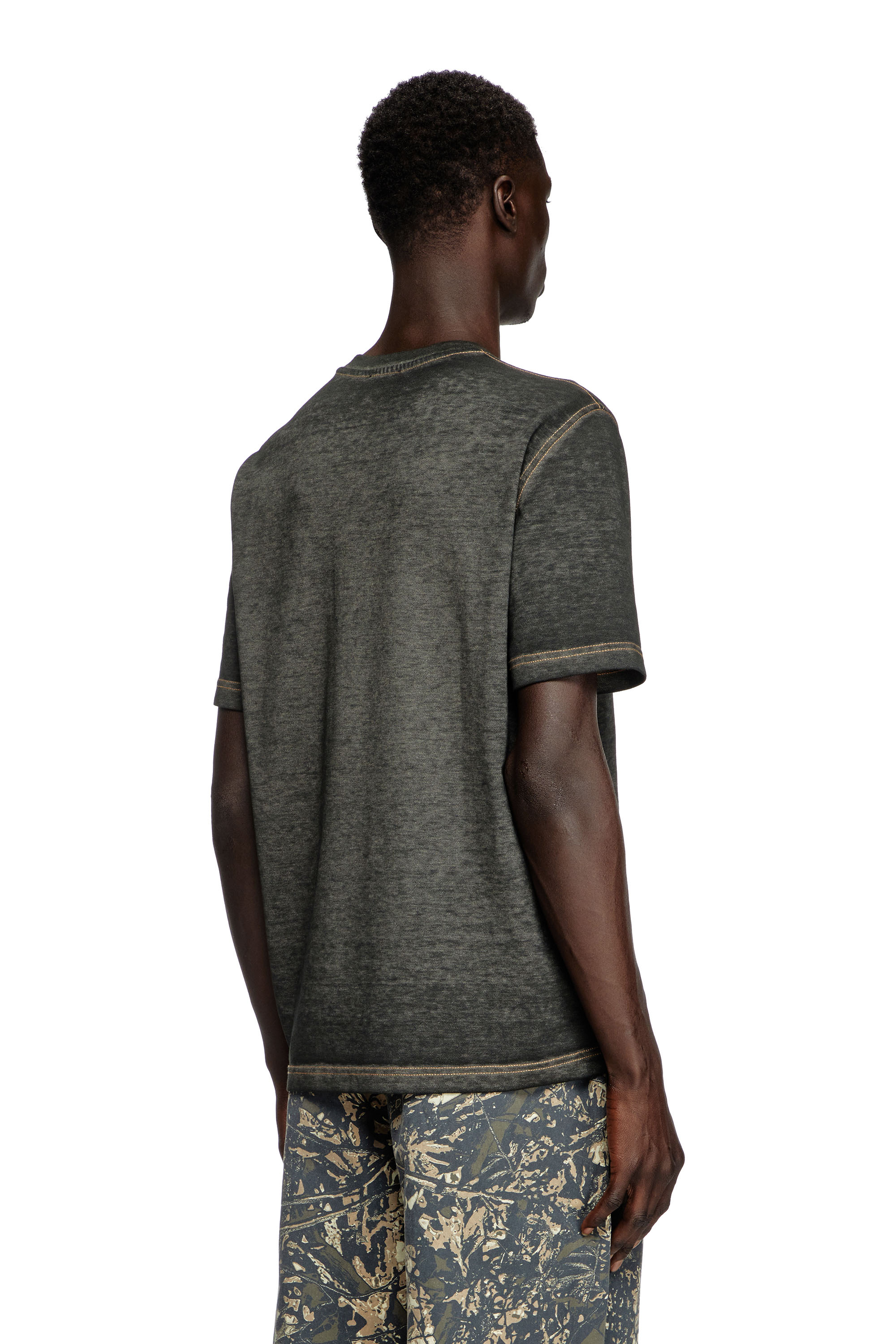 Diesel - T-ADJUST-R18, Male's Logo T-shirt in devoré pique in ブラック - 4