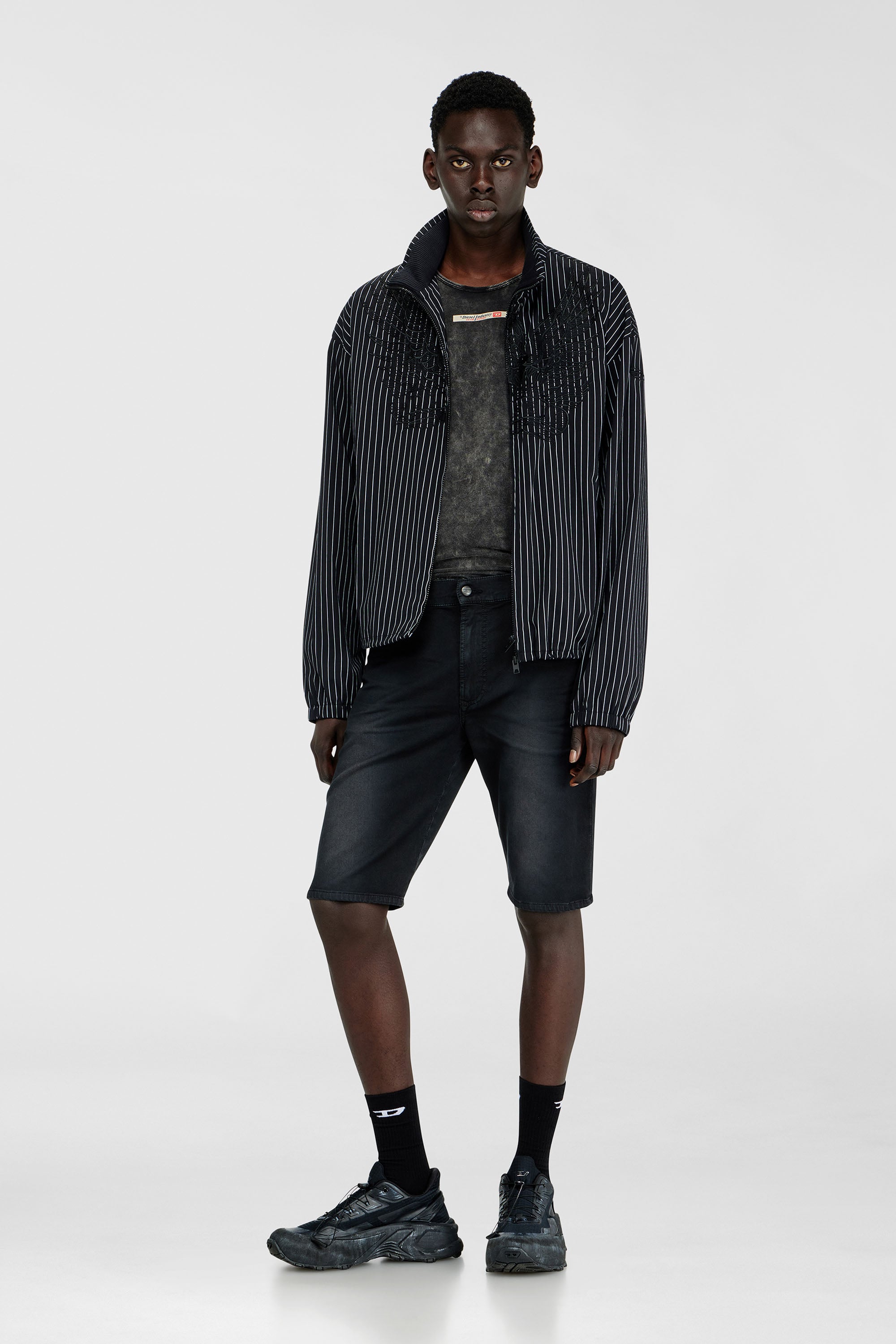 Diesel - 2033 D-KROOLEY-SHORT-BW JOGG, Male's ジョグ ショートパンツ in ブラック - 1