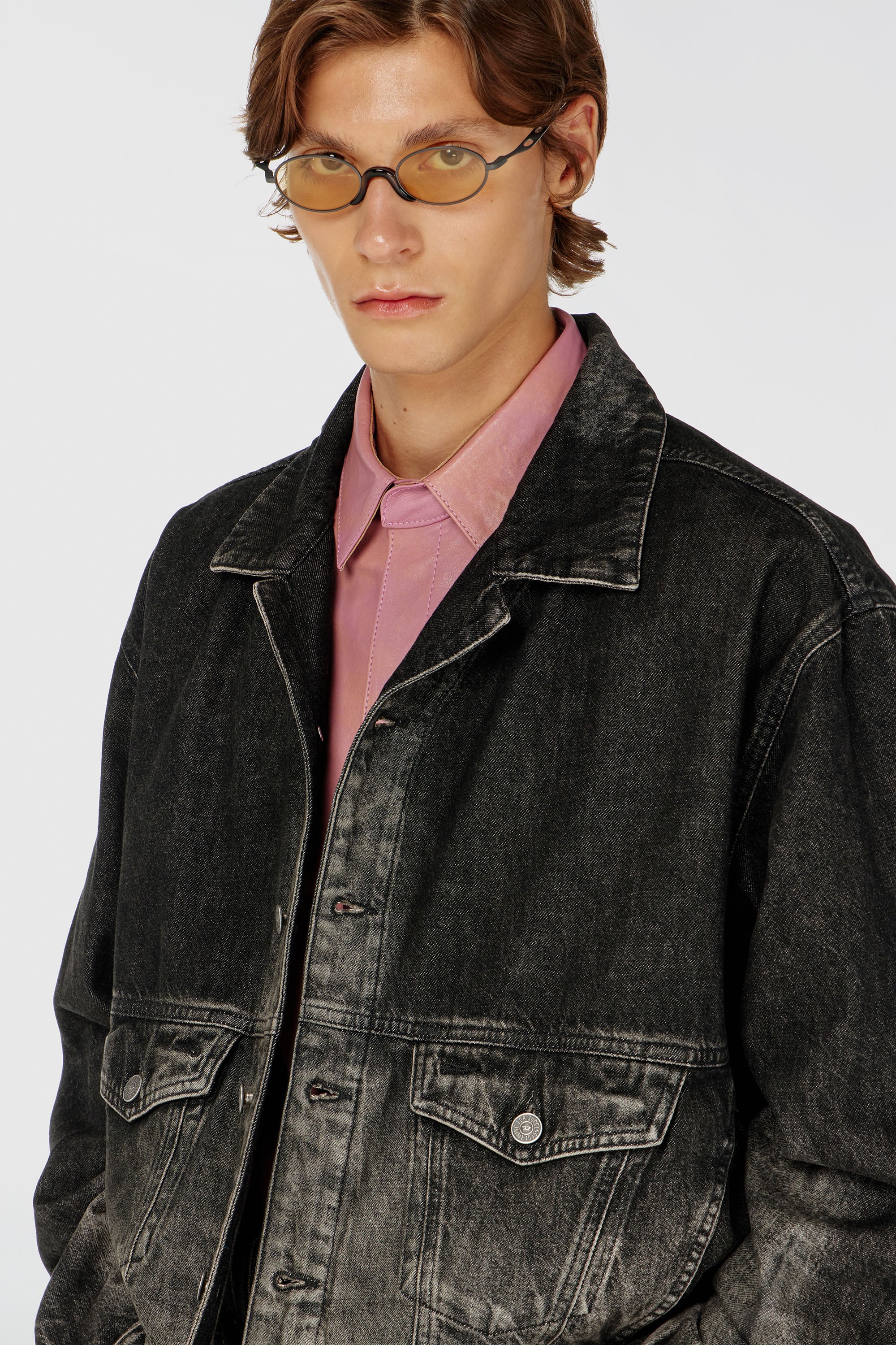 Diesel - D-MORGHI-FSJ, Male's Trucker jacket in dirty-effect denim in ブラック/ダークグレー - 4