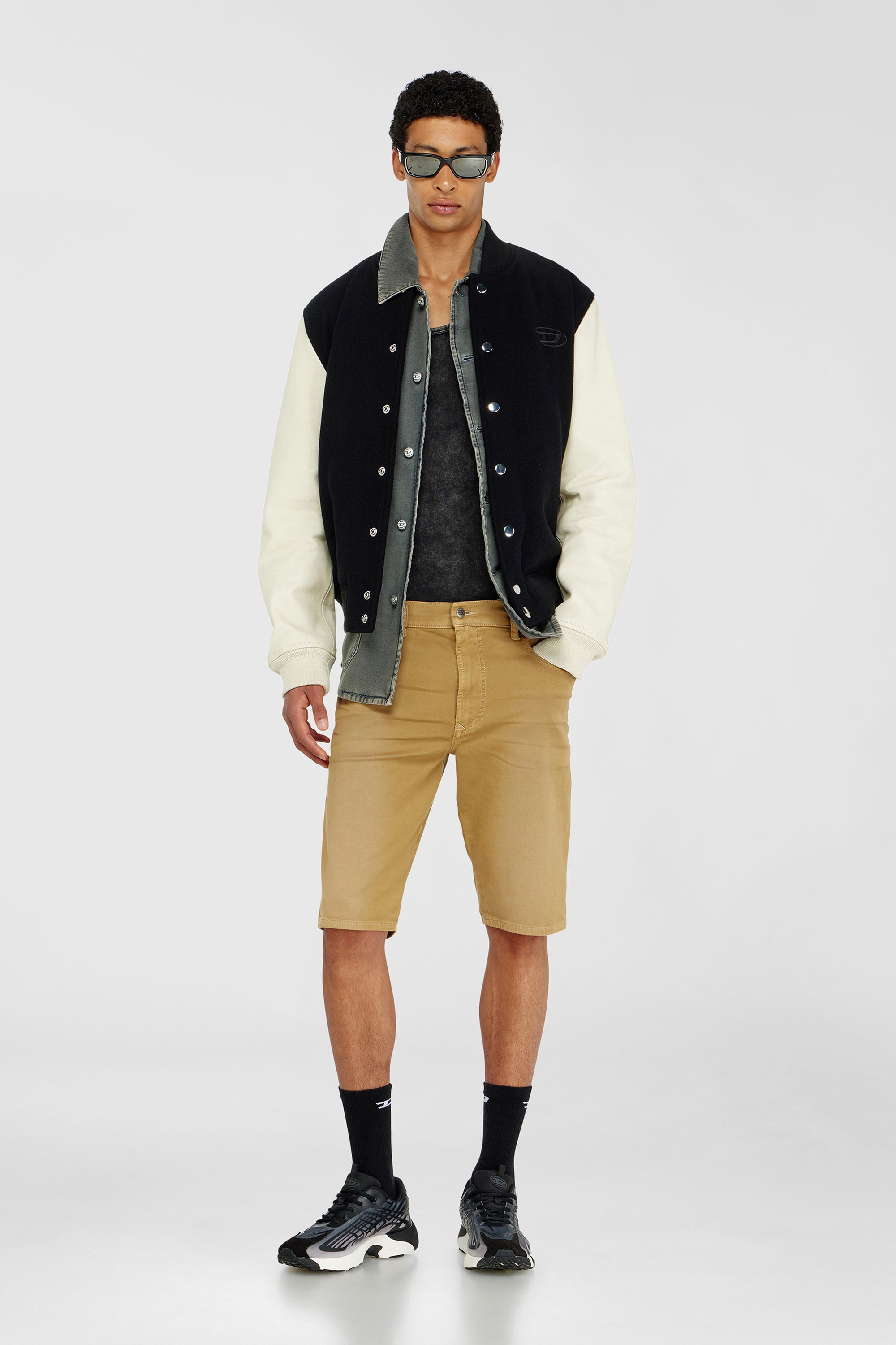 Diesel - 2033 D-KROOLEY-SHORT-BW JOGG, Male's ジョグ ショートパンツ in ベージュ - 1