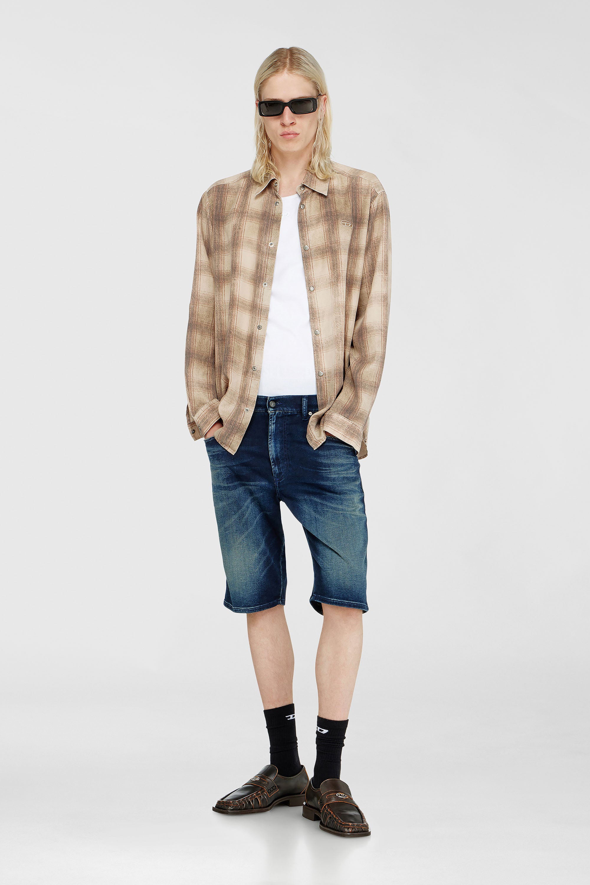 Diesel - 2033 D-KROOLEY-SHORT-BW JOGG, Male's ジョグ ショートパンツ in ダークブルー - 1