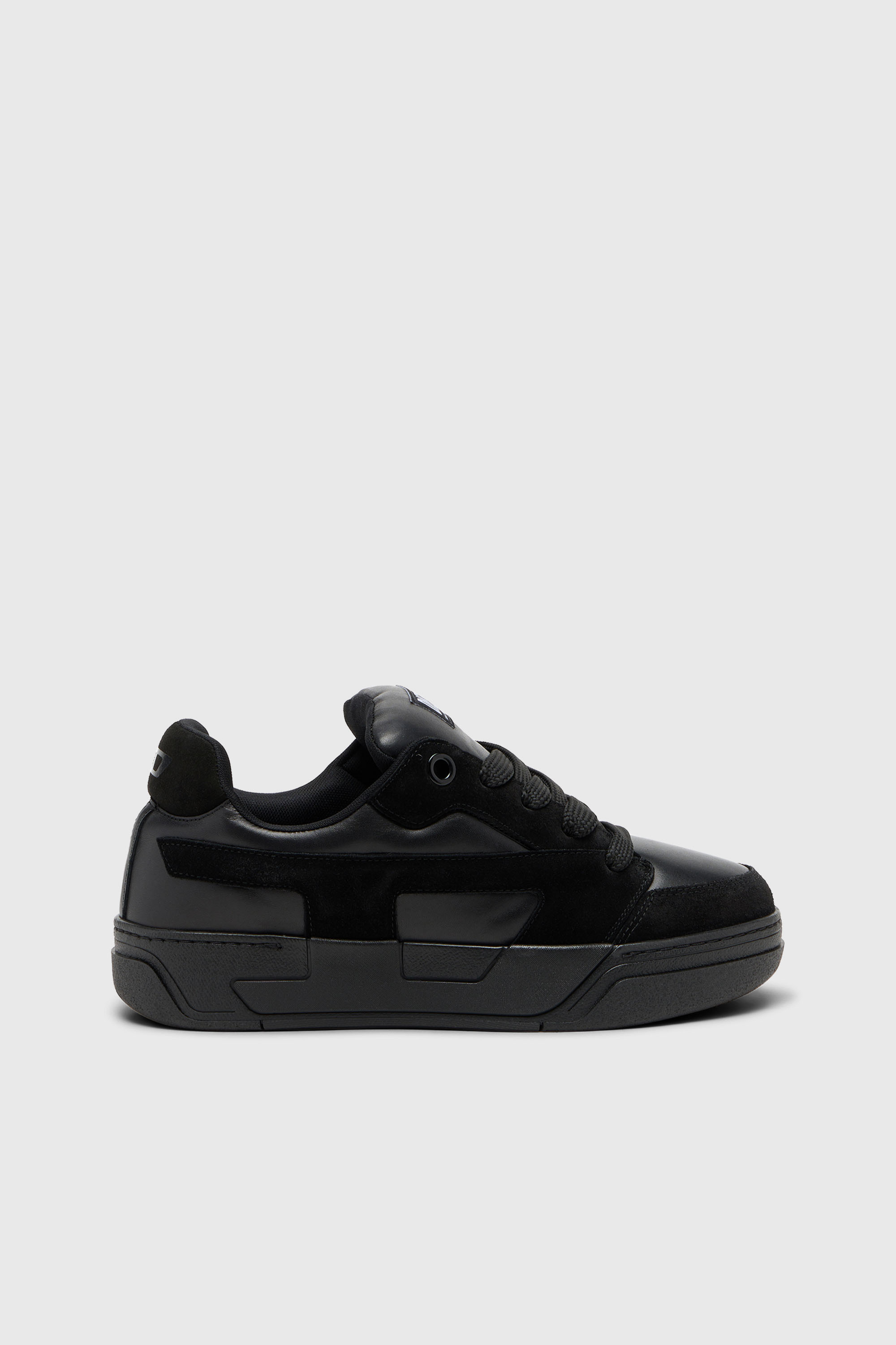Diesel - S-D-OLLIE LOW, Male's ローカットスニーカー in ブラック - 1