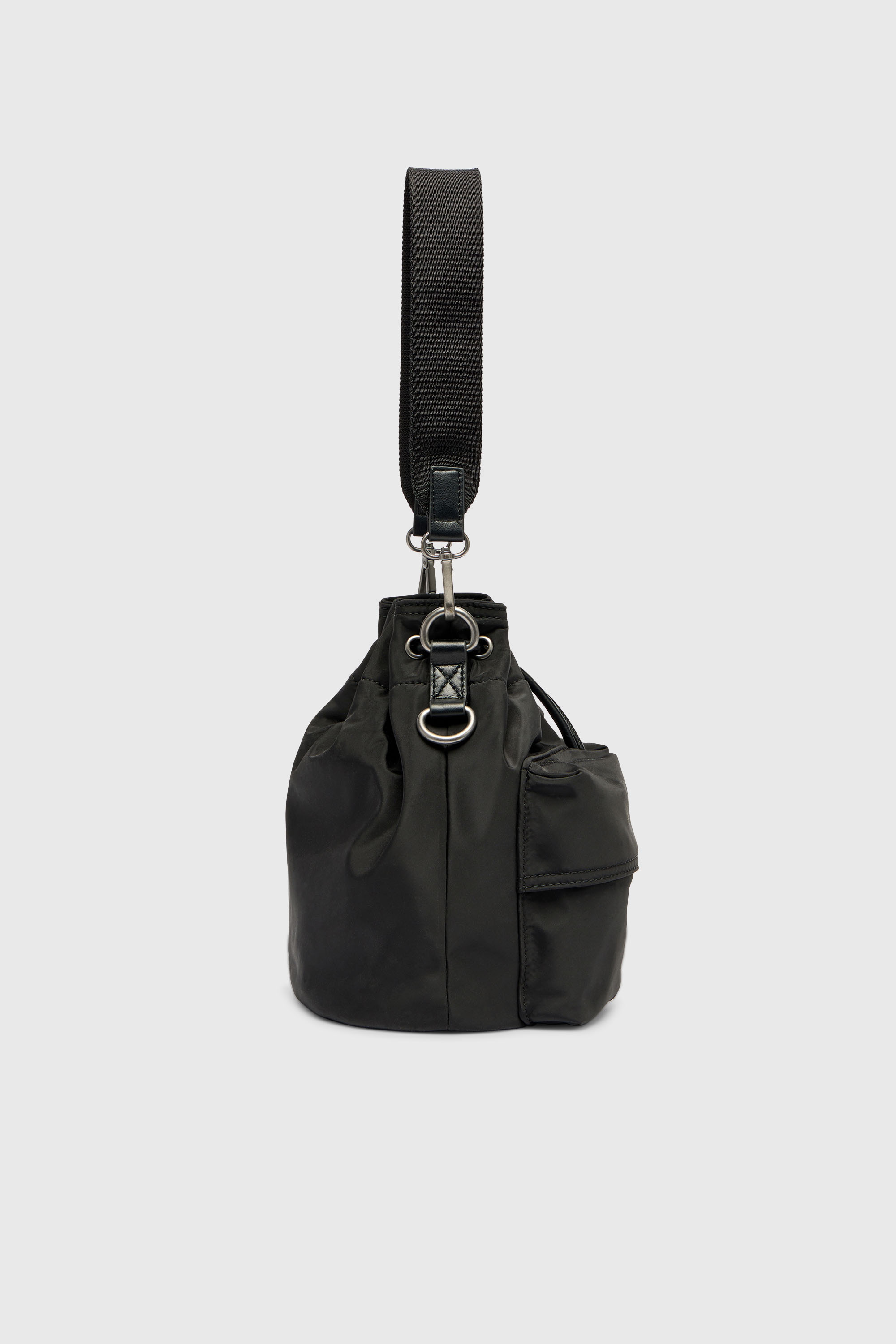MULTI-PKTS BUCKET X バケットバッグ｜ブラック｜ウィメンズ｜DIESEL