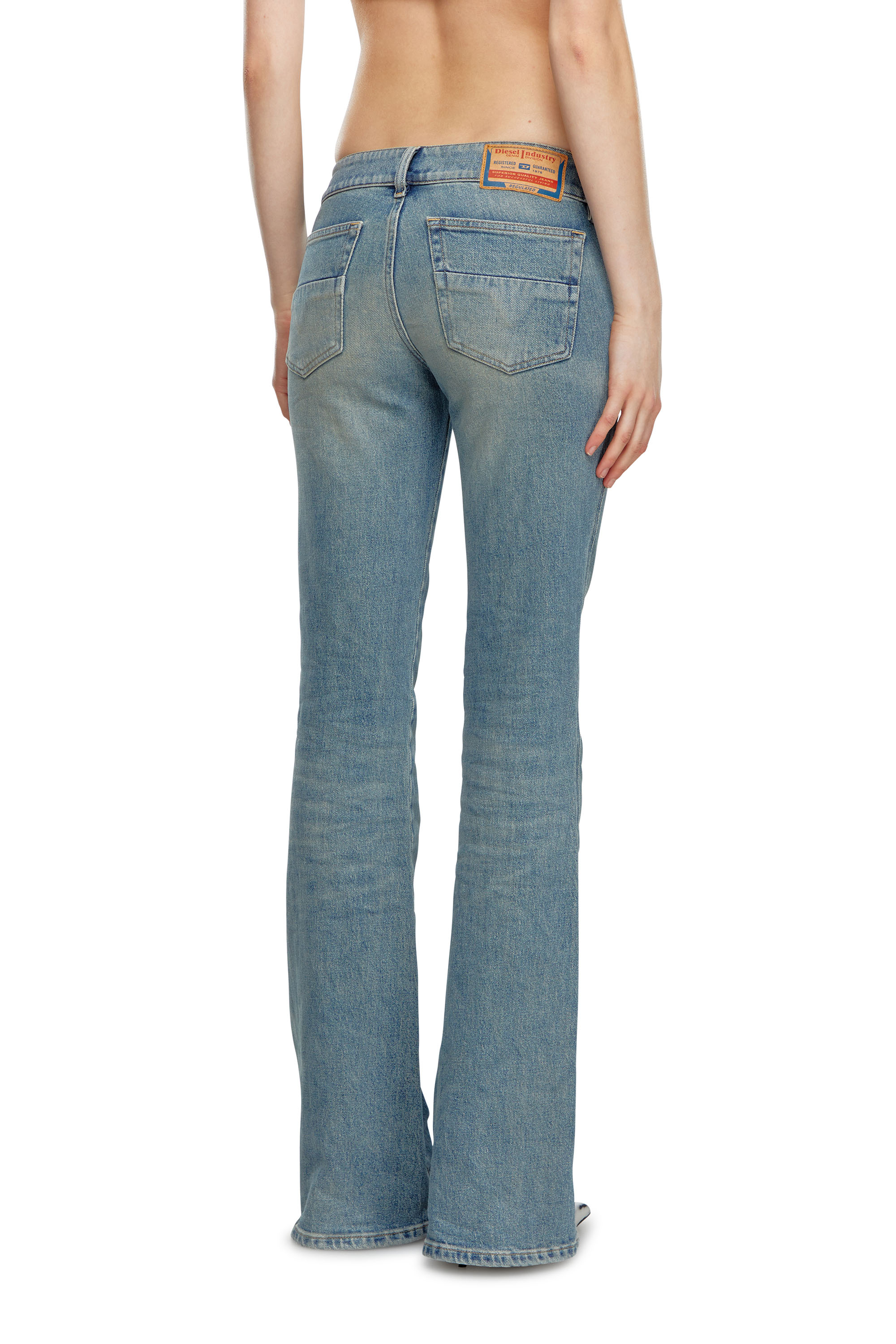 Diesel - Female's Bootcut Jeans D-Hush 09J55, ライトブルー - 5