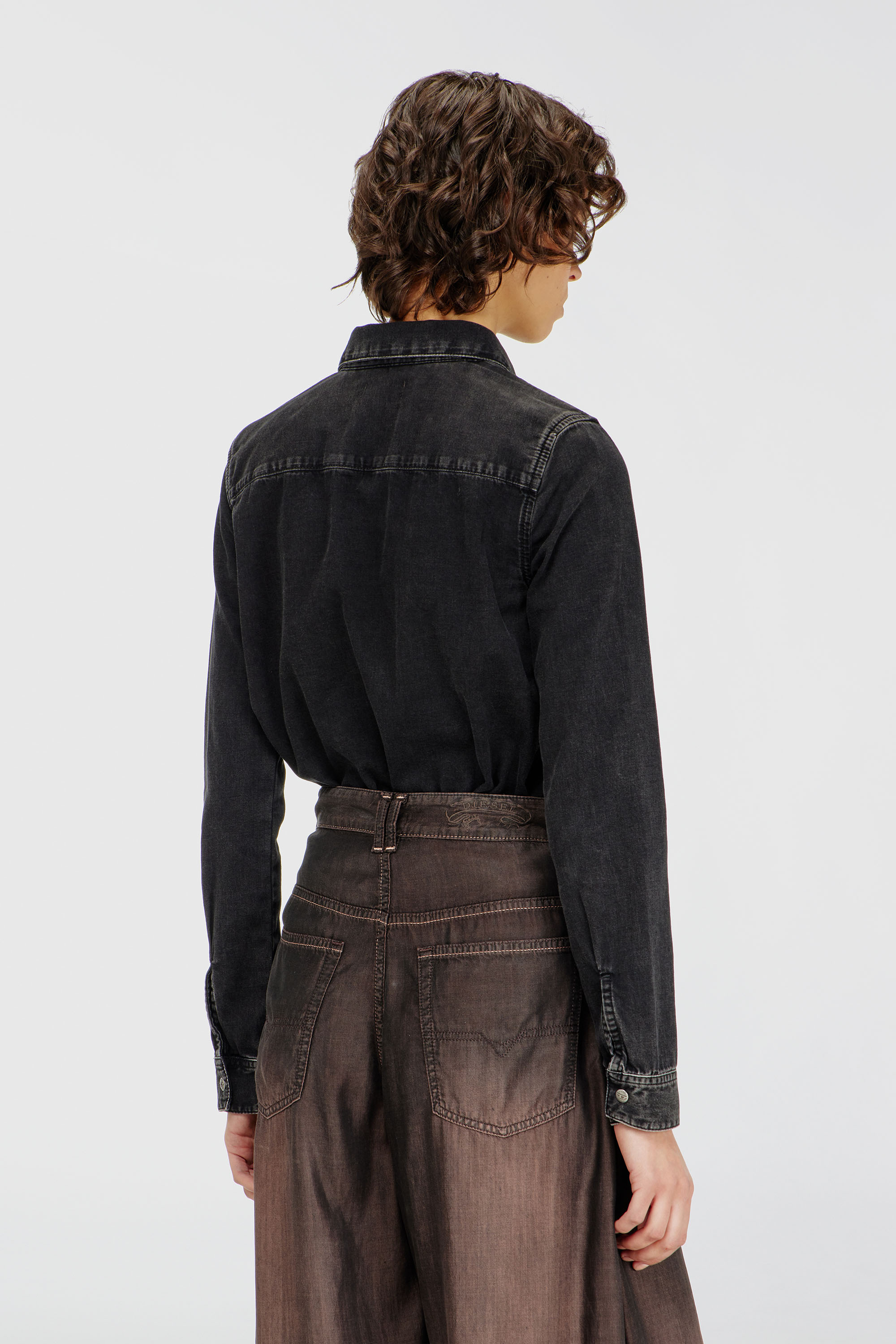 Diesel - DE-EAZY, Female's Denim shirt with contrasting stitching in ブラック - 4
