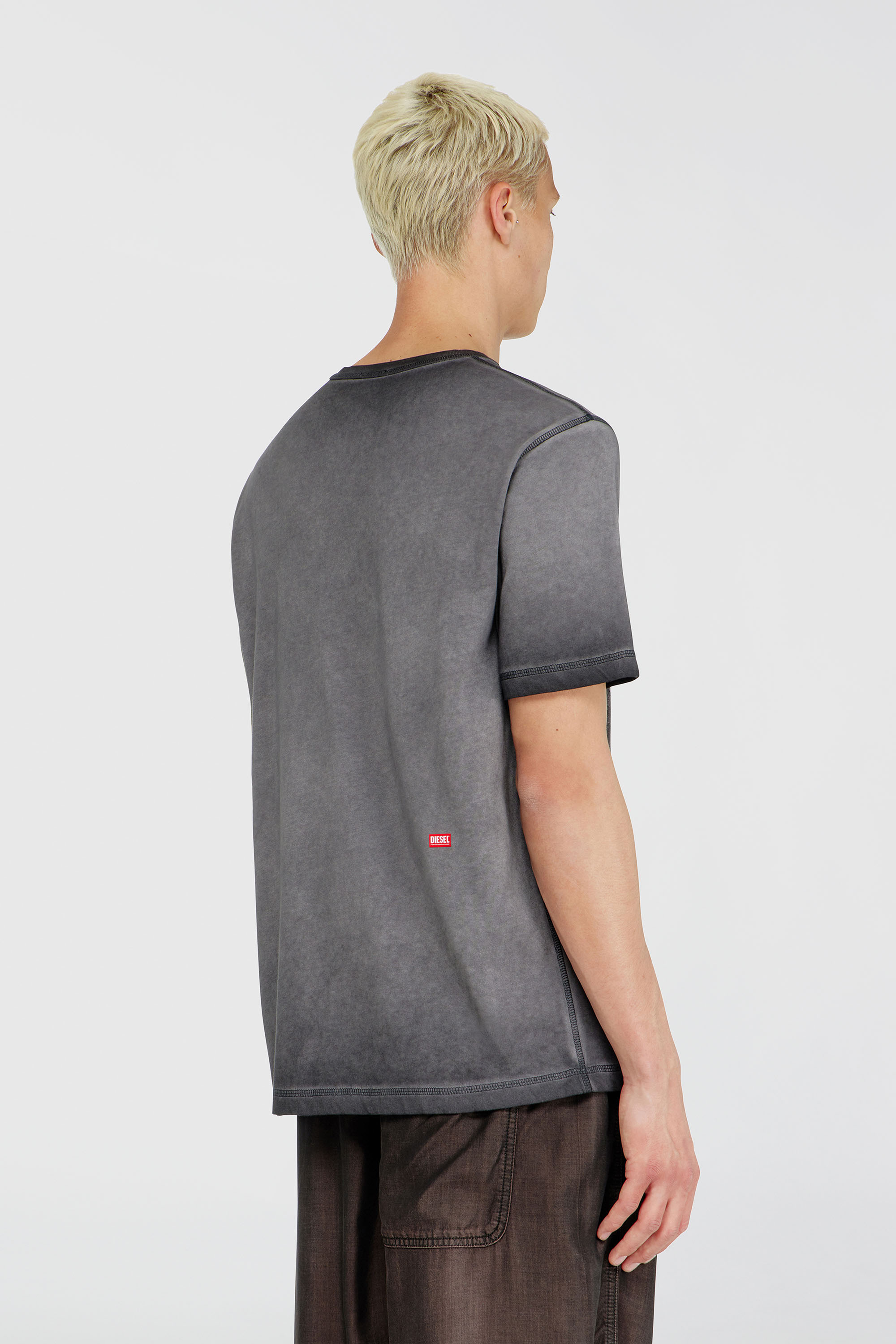 Diesel - T-RAWJUST-AA1, Male's Tシャツ in ダークグレー - 4