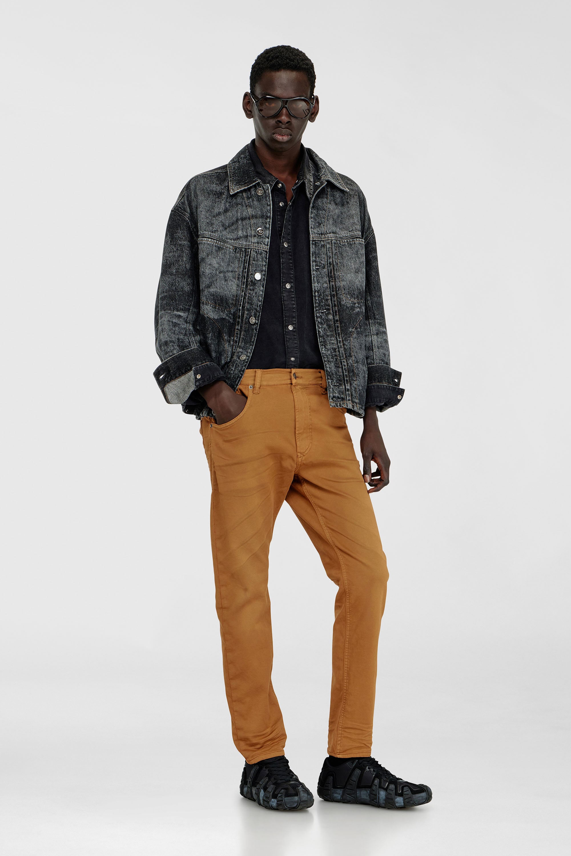 Diesel - Male's Regular 2032 D-Krooley-BW Joggjeans&reg; 0670M, キャメル - 1