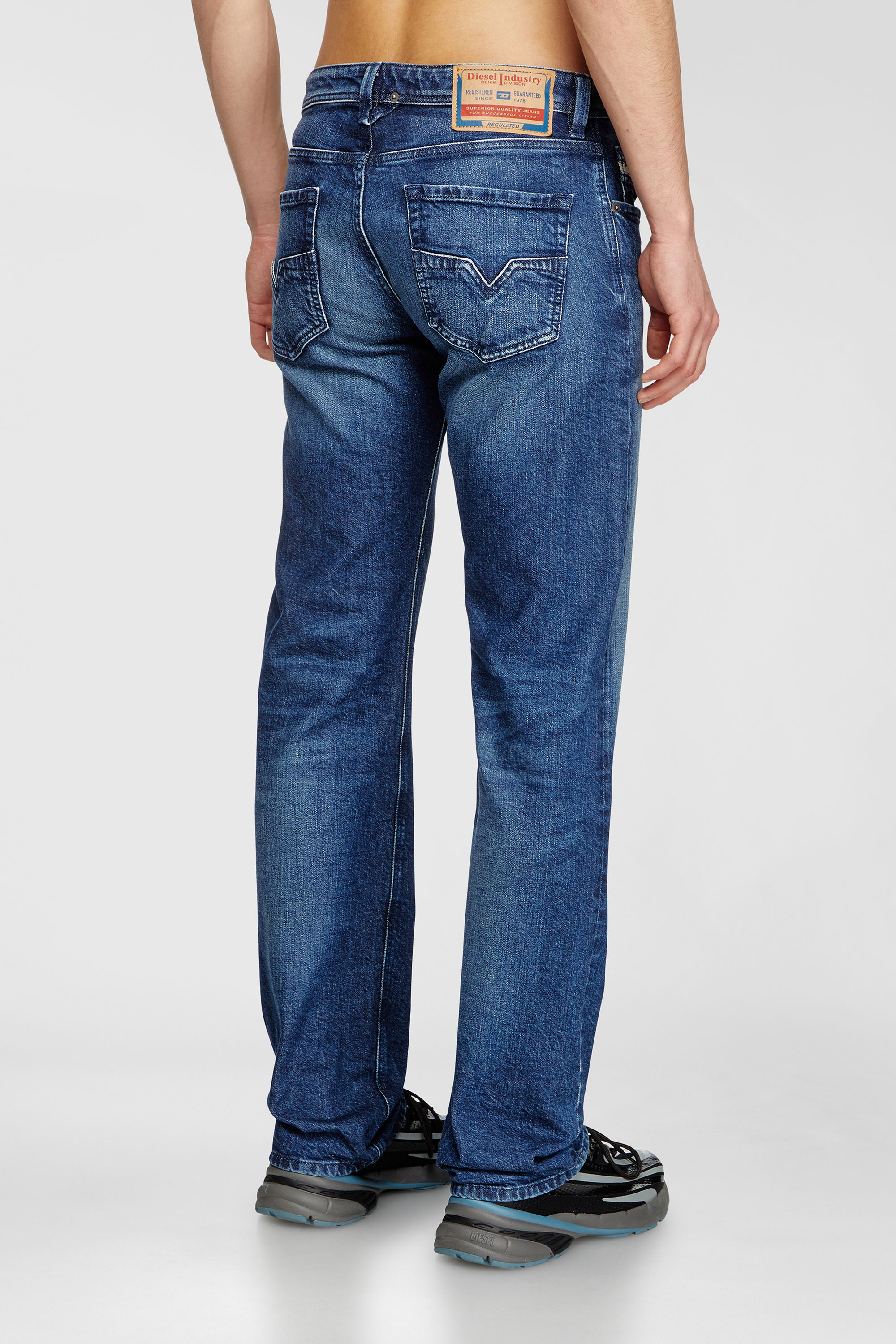 Diesel - Male's Regular Jeans 1985 Larkee 09L51, ダークブルー - 6