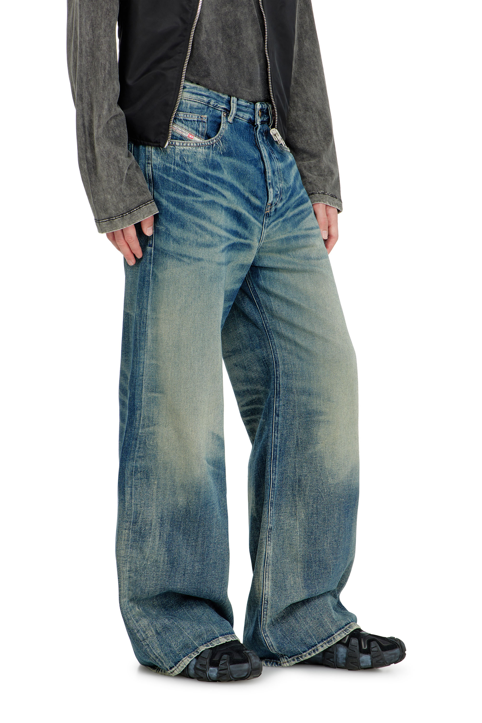 Diesel - Male's Relaxed Jeans D-Rise 09P55, ダークブルー - 7