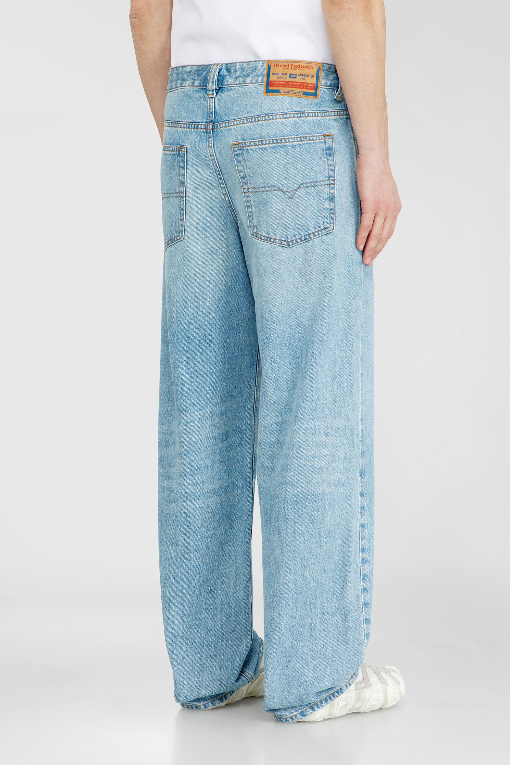 Diesel - Male's Relaxed Jeans 2001 D-Macro 09I29, ライトブルー - 6
