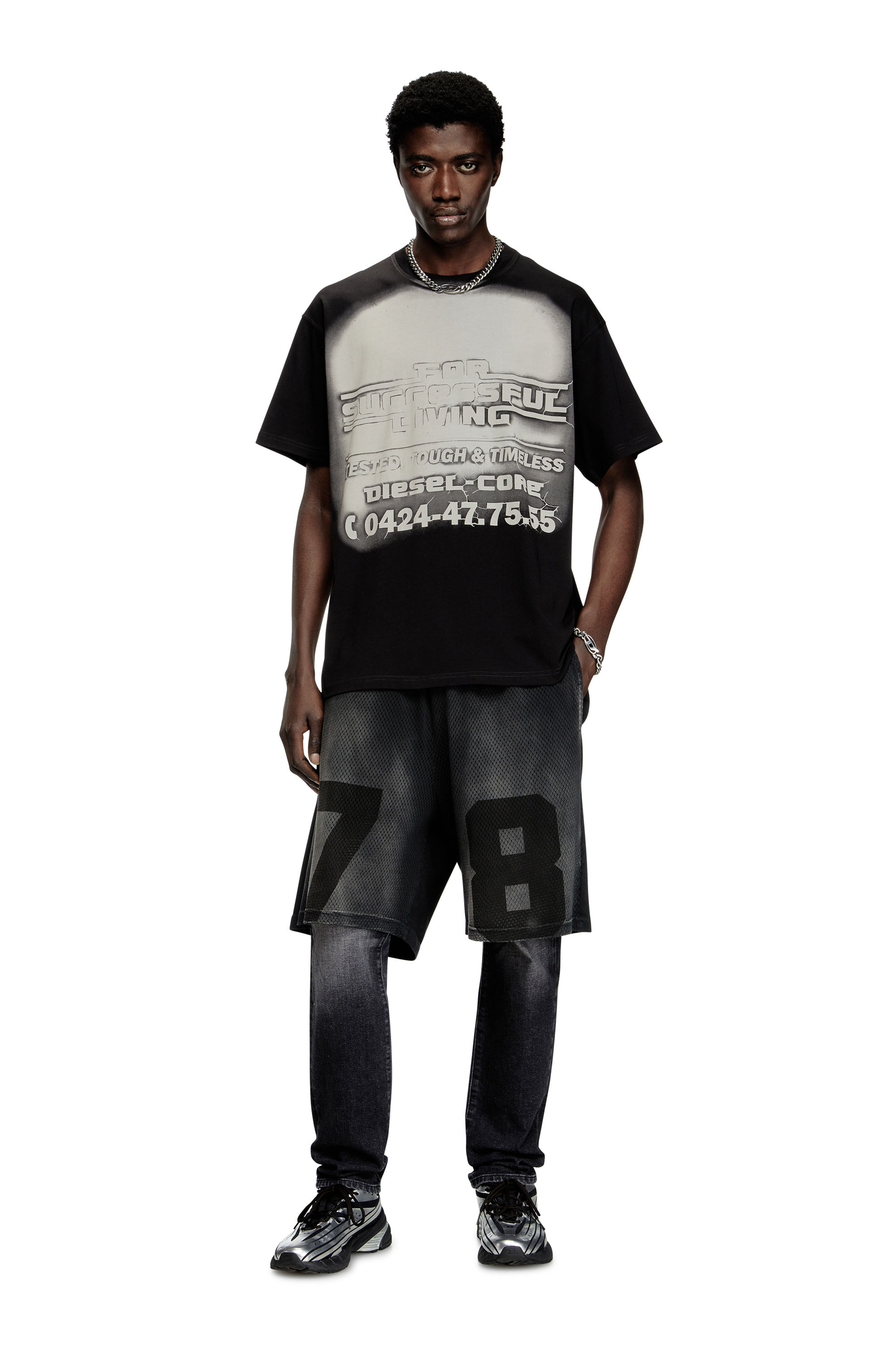 Diesel - T-BOXT-R15, Male's T-shirt with blowout logo graphic in ブラック - 2