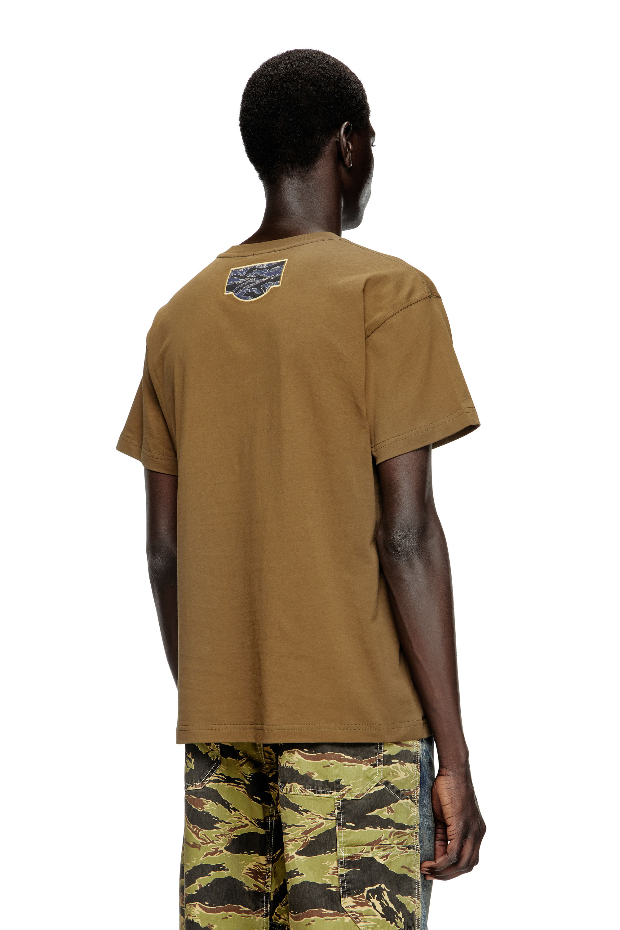 Diesel - T-NORM-T3, Male's T-shirt with camo logo patch in ミリタリーグリーン - 4