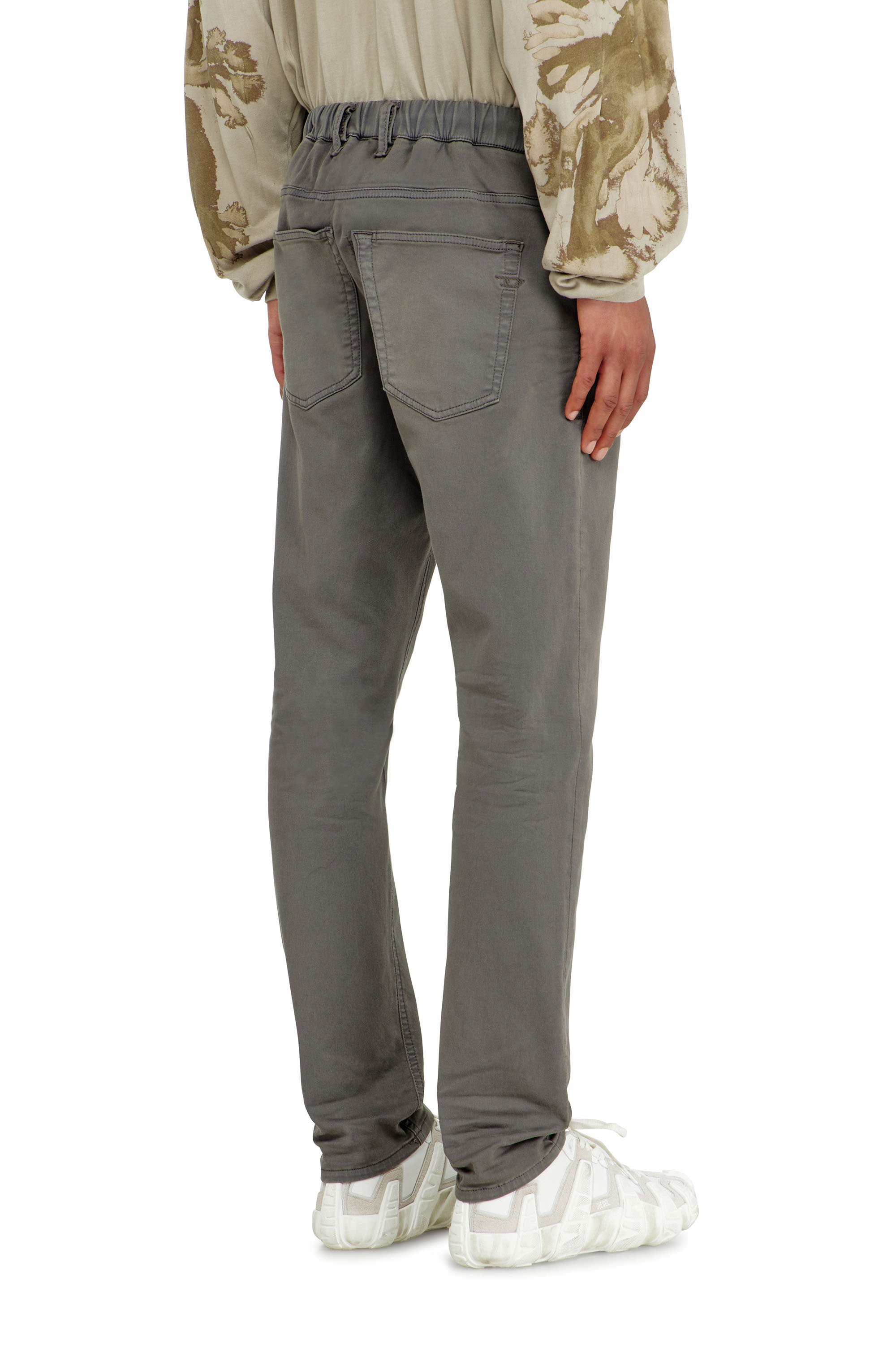 Diesel - Male's Regular 2032 D-Krooley-BW Joggjeans&reg; 0670M, グレー - 3