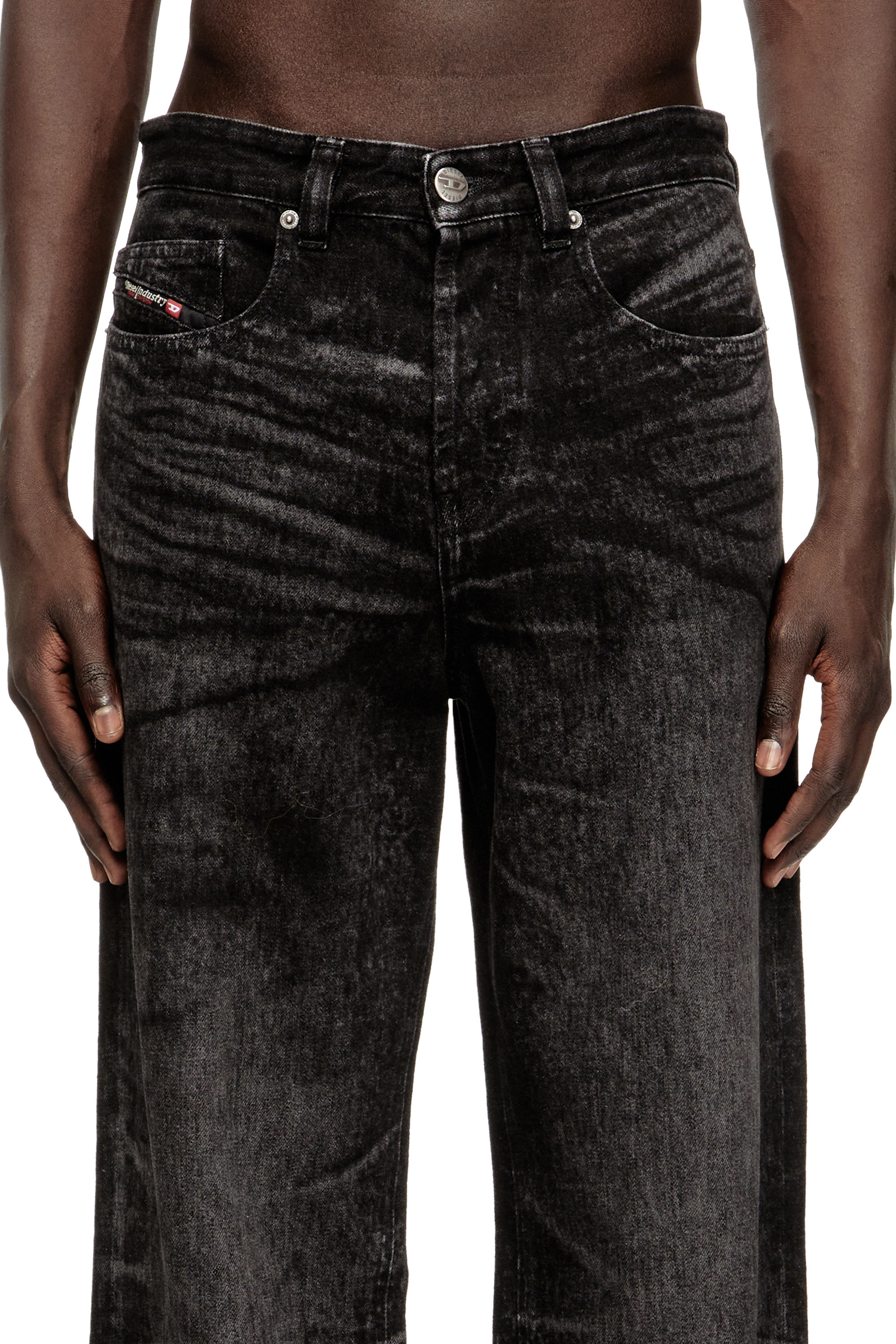 Diesel - Male's Relaxed Jeans 2001 D-Macro 007DB, ブラック/ダークグレー - 5