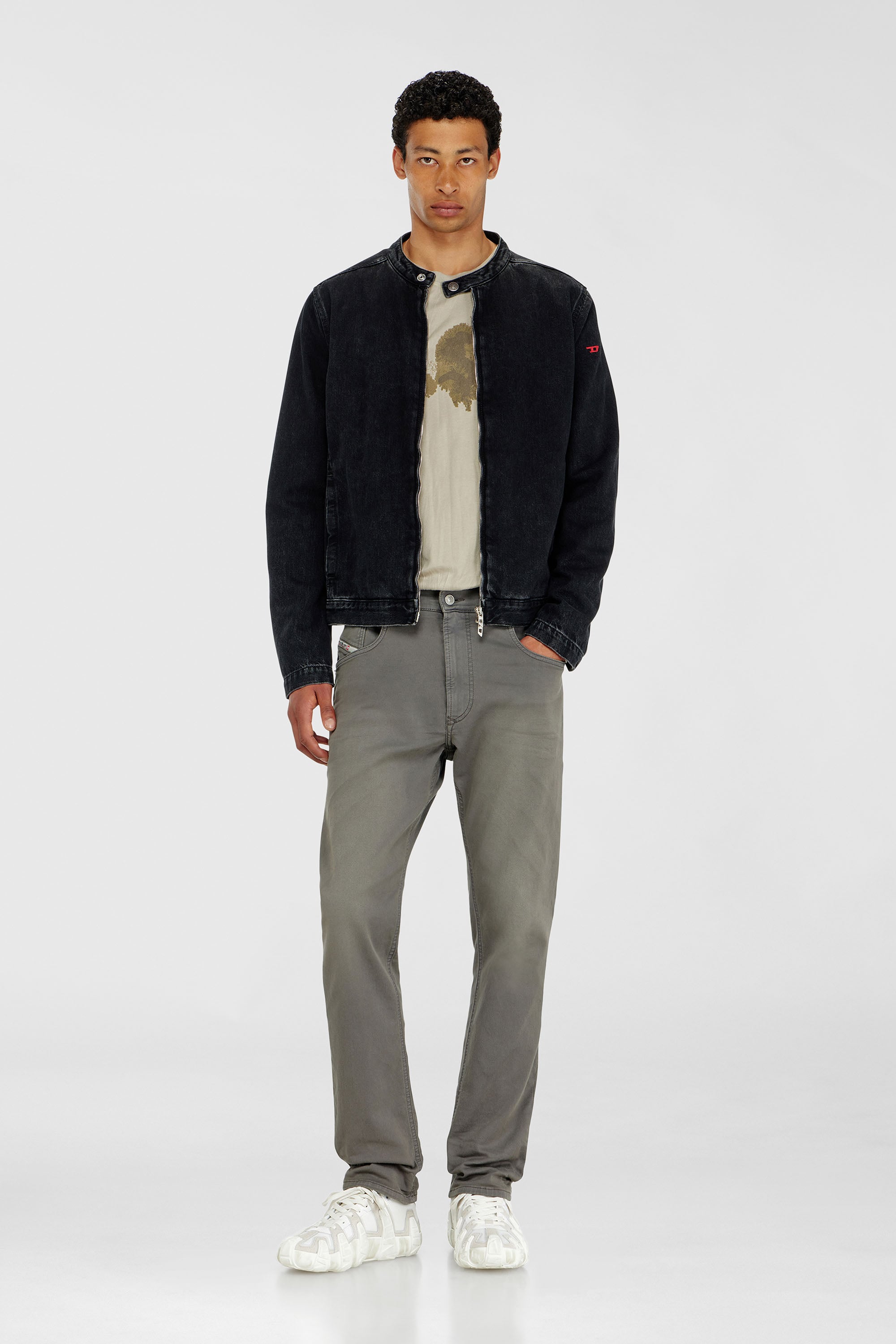 Diesel - Male's Regular 2032 D-Krooley-BW Joggjeans&reg; 0670M, グレー - 1