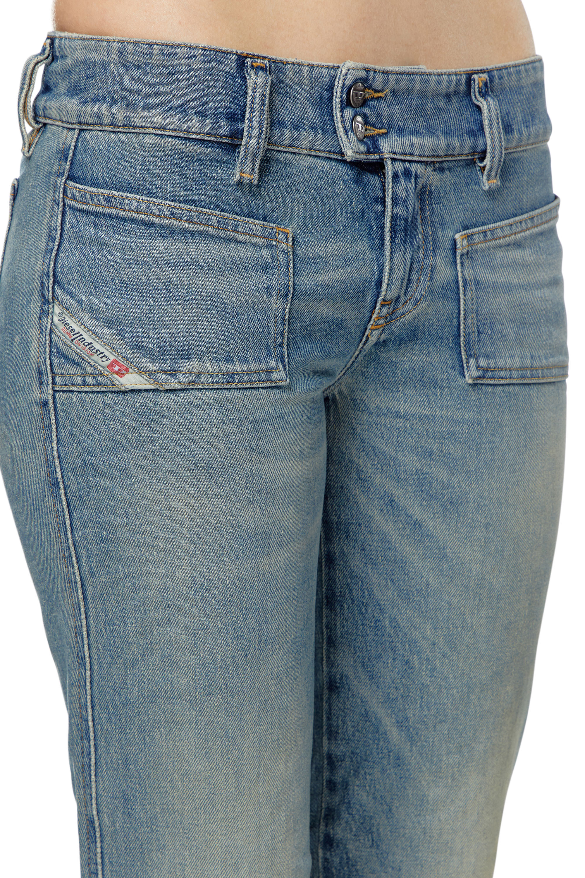 Diesel - Female's Bootcut Jeans D-Hush 09J55, ライトブルー - 4