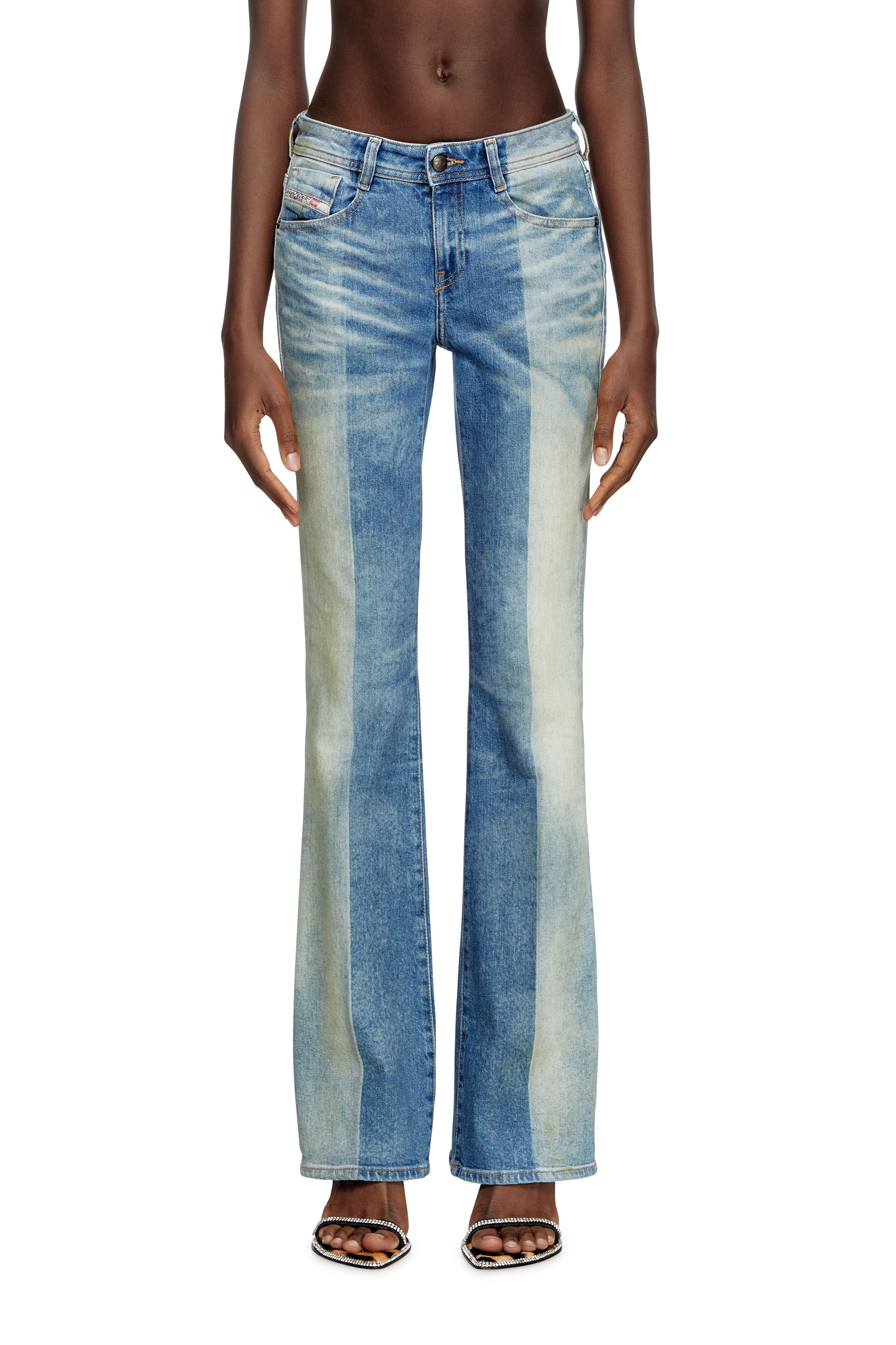 Diesel - Female's Bootcut Jeans 1969 D-Ebbey 007W8, ミディアムブルー - 3
