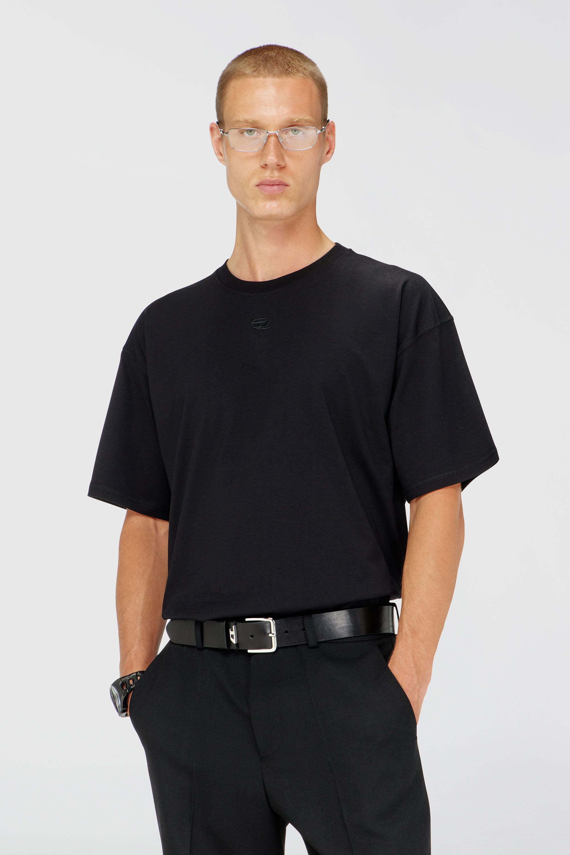 Diesel - T-LUCIEN-IHBI, Male's Tシャツ in ブラック - 1
